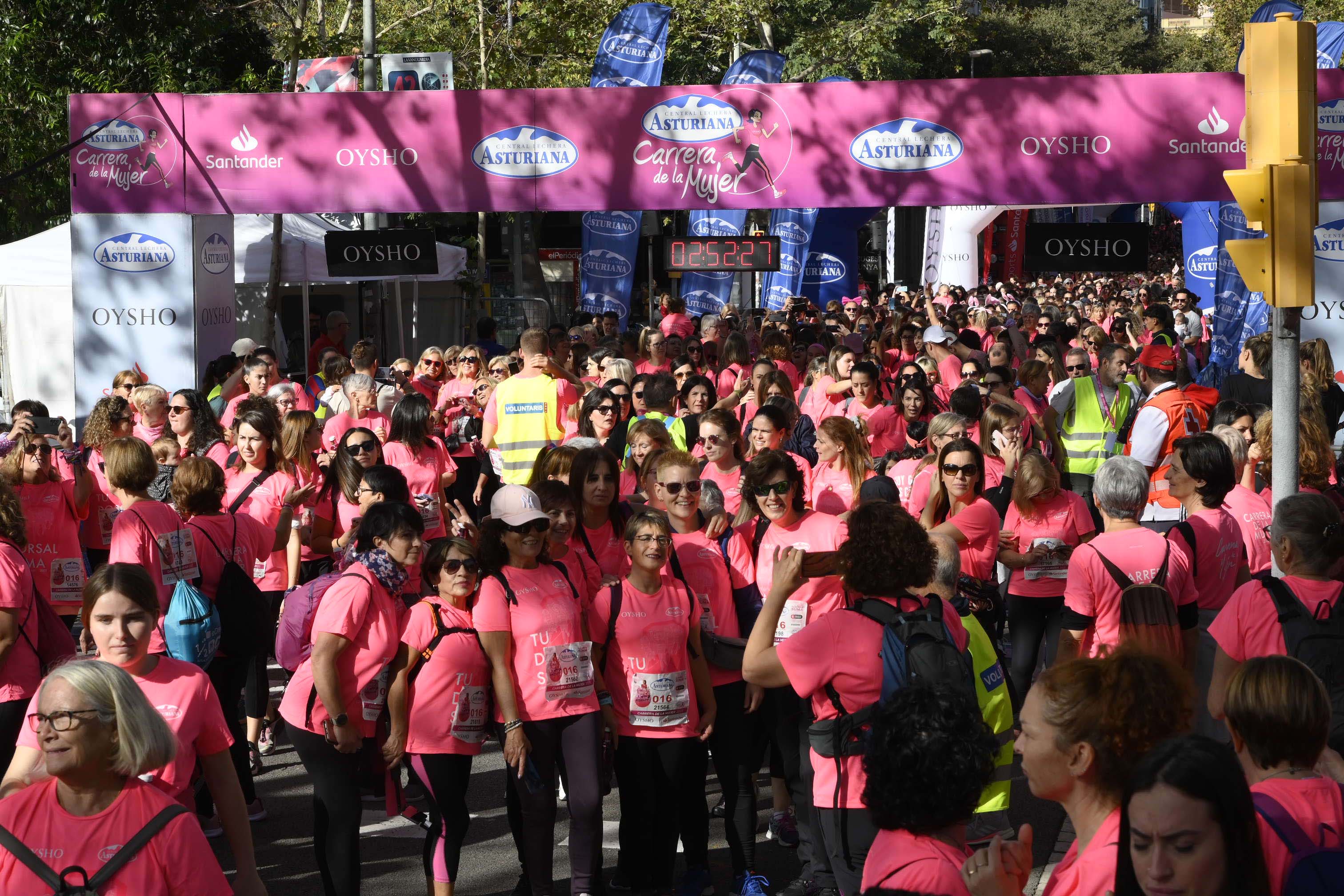 Las mejores fotos de la Carrera de la Mujer de Barcelona 2023. 8075