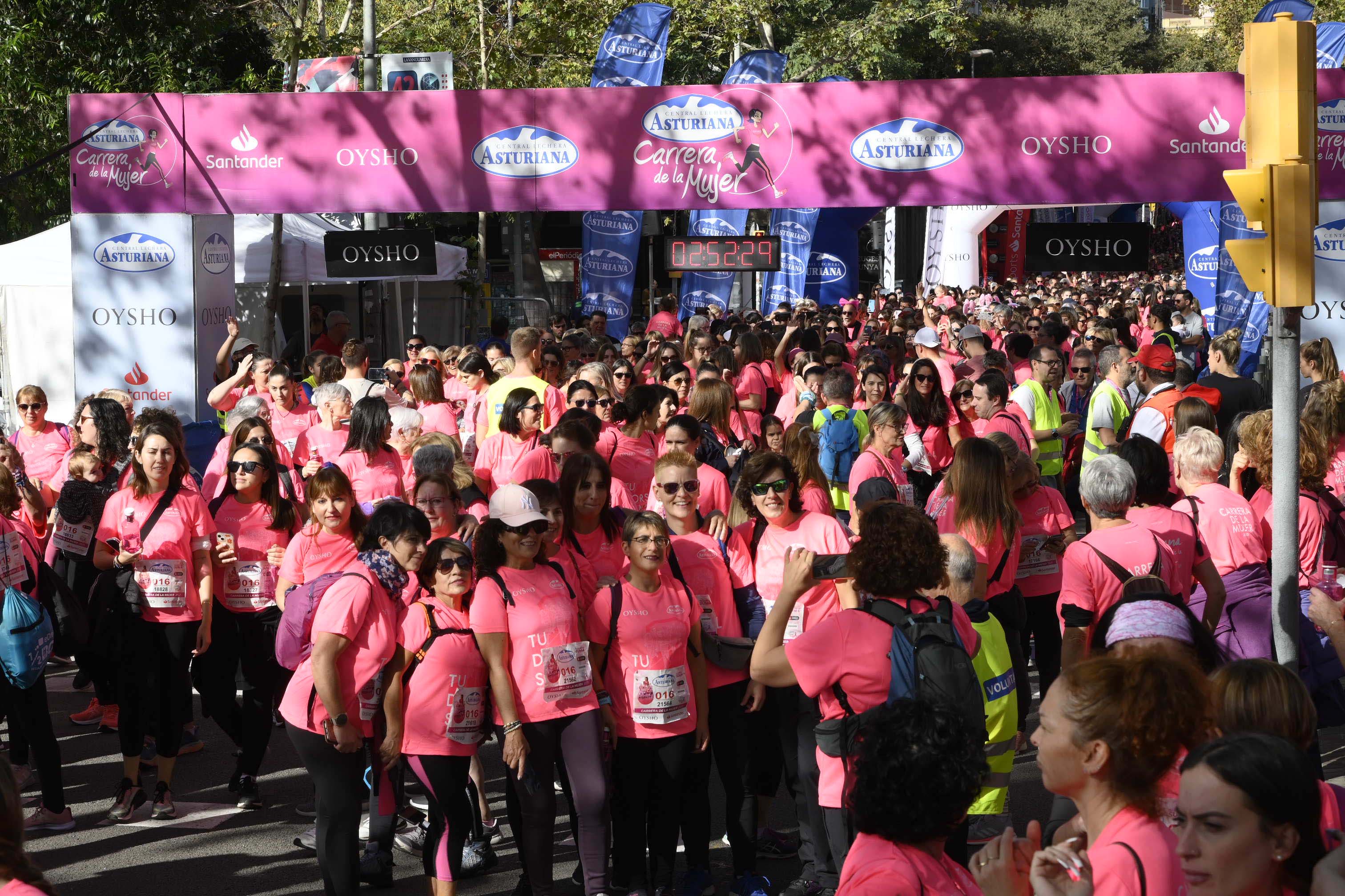 Las mejores fotos de la Carrera de la Mujer de Barcelona 2023. 8076