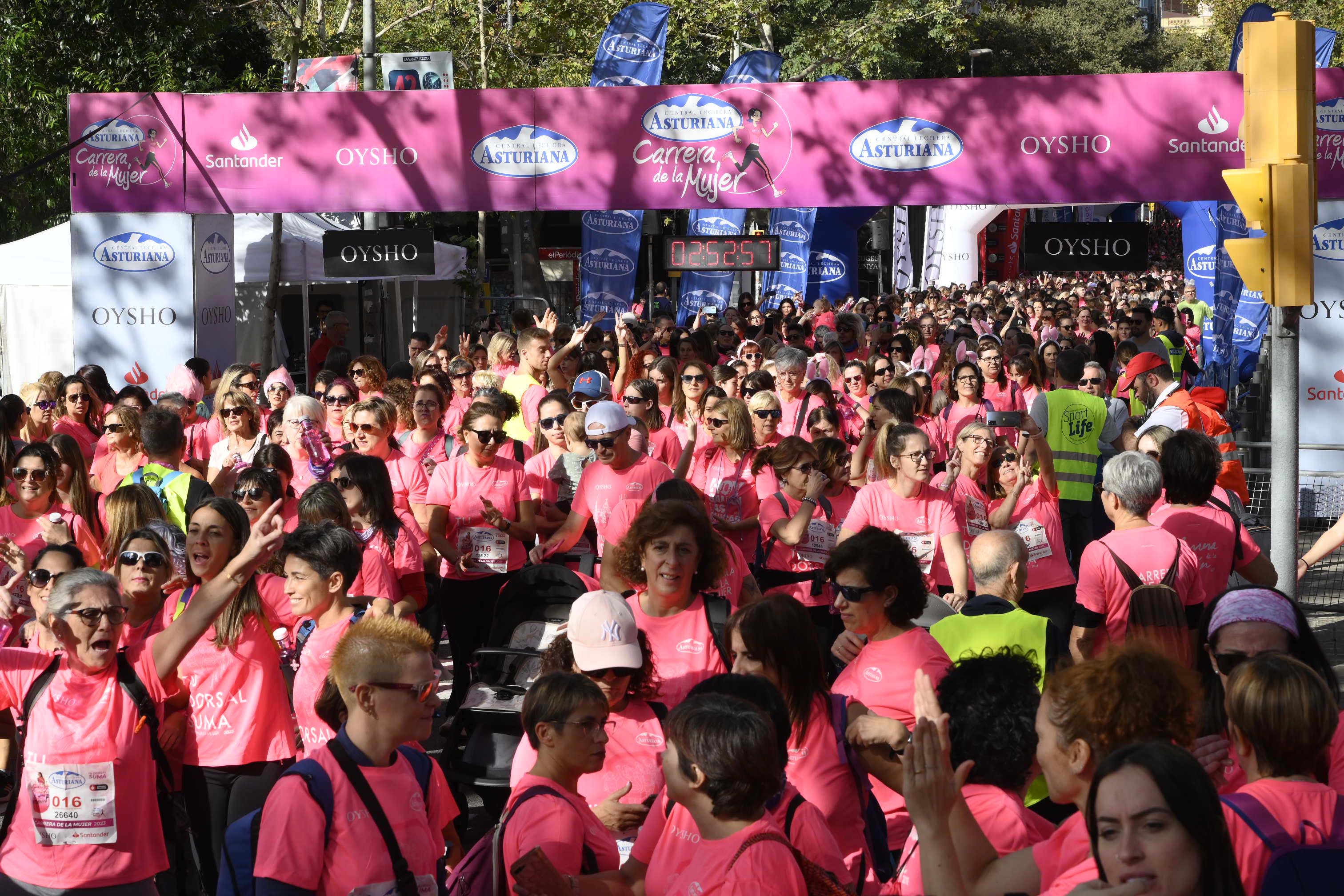 Las mejores fotos de la Carrera de la Mujer de Barcelona 2023. 8090