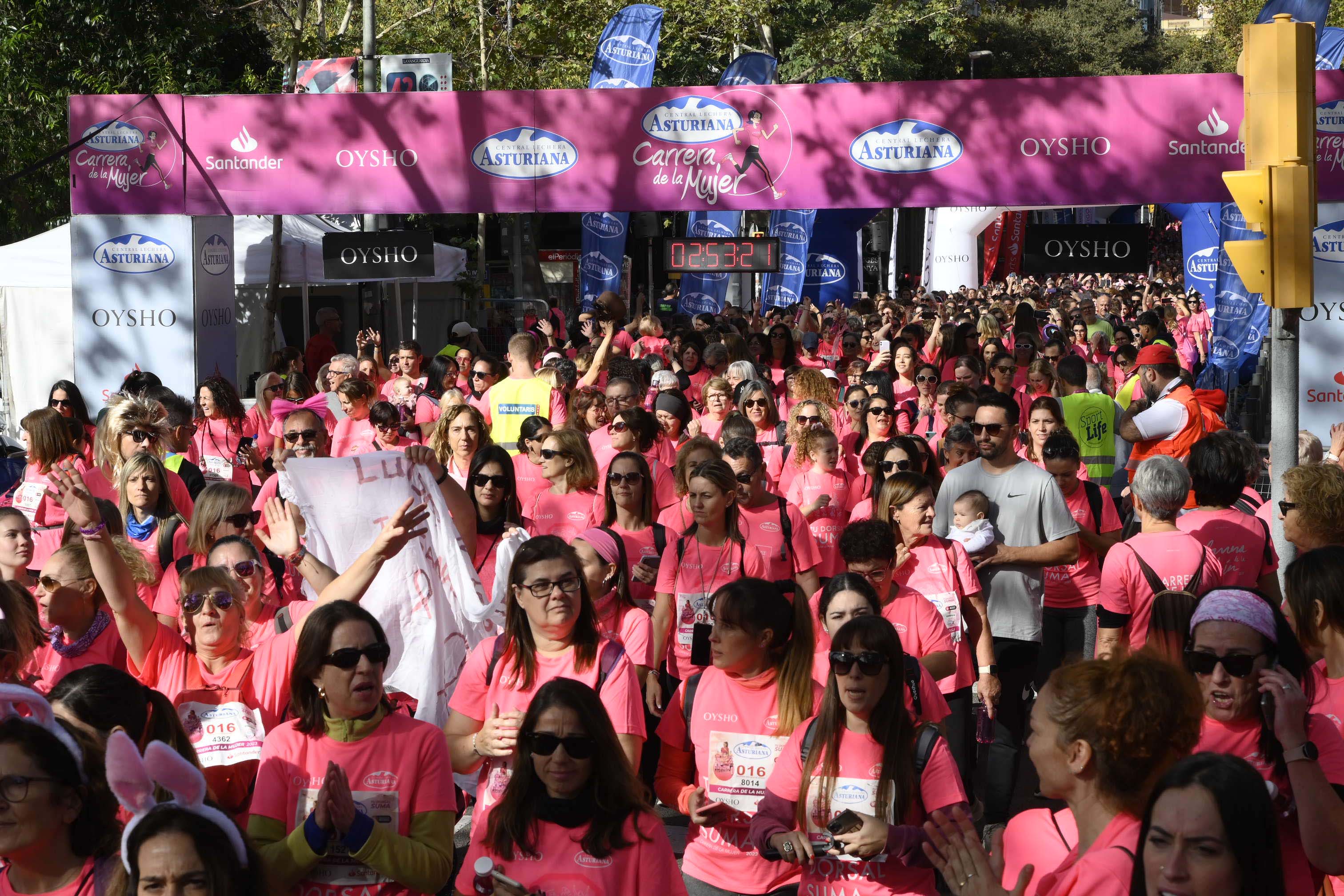 Las mejores fotos de la Carrera de la Mujer de Barcelona 2023. 8102