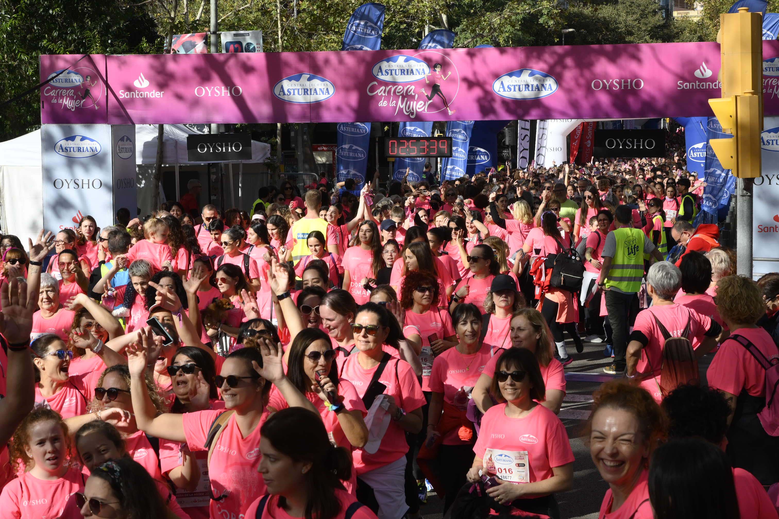 Las mejores fotos de la Carrera de la Mujer de Barcelona 2023. 8111