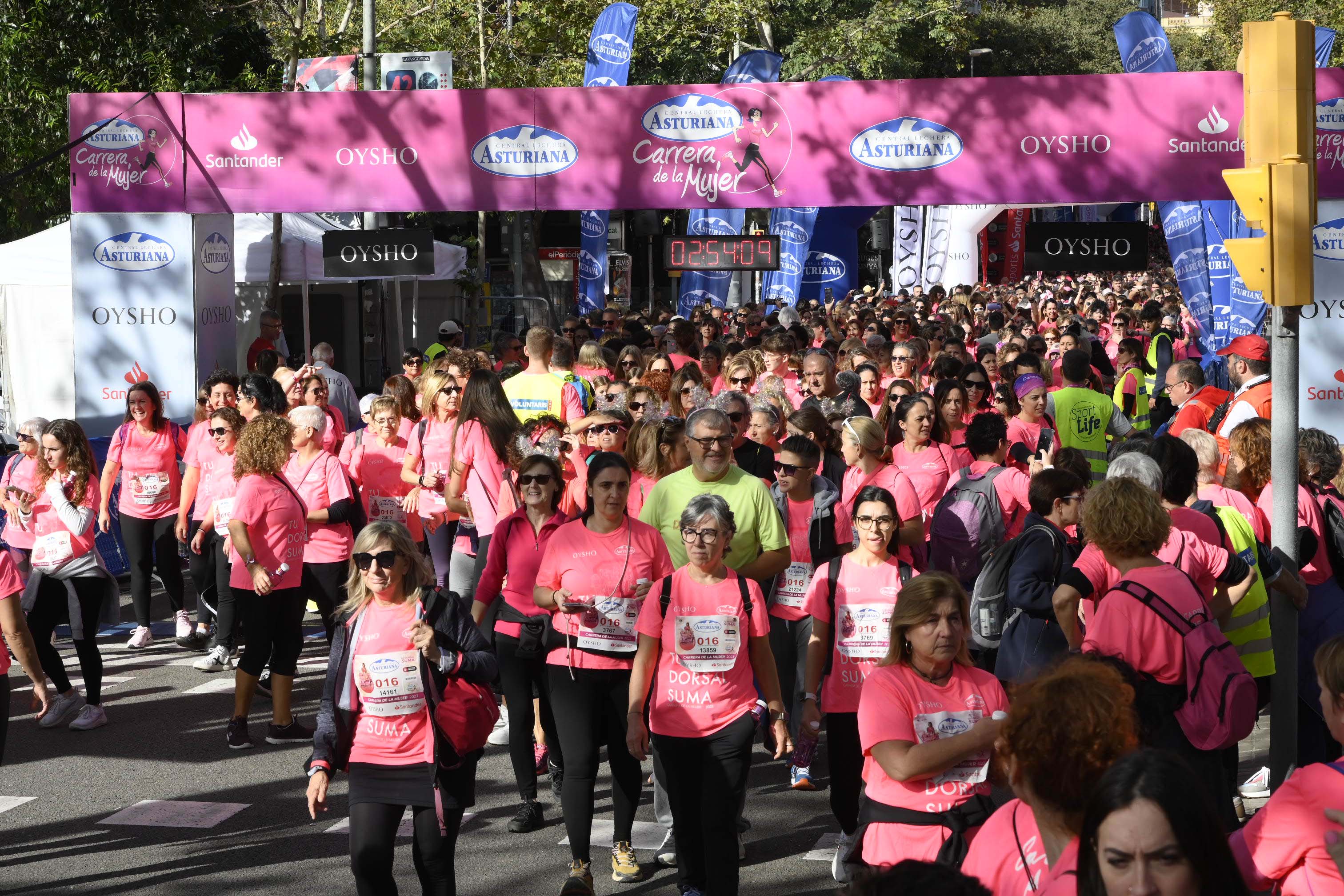 Las mejores fotos de la Carrera de la Mujer de Barcelona 2023. 8126