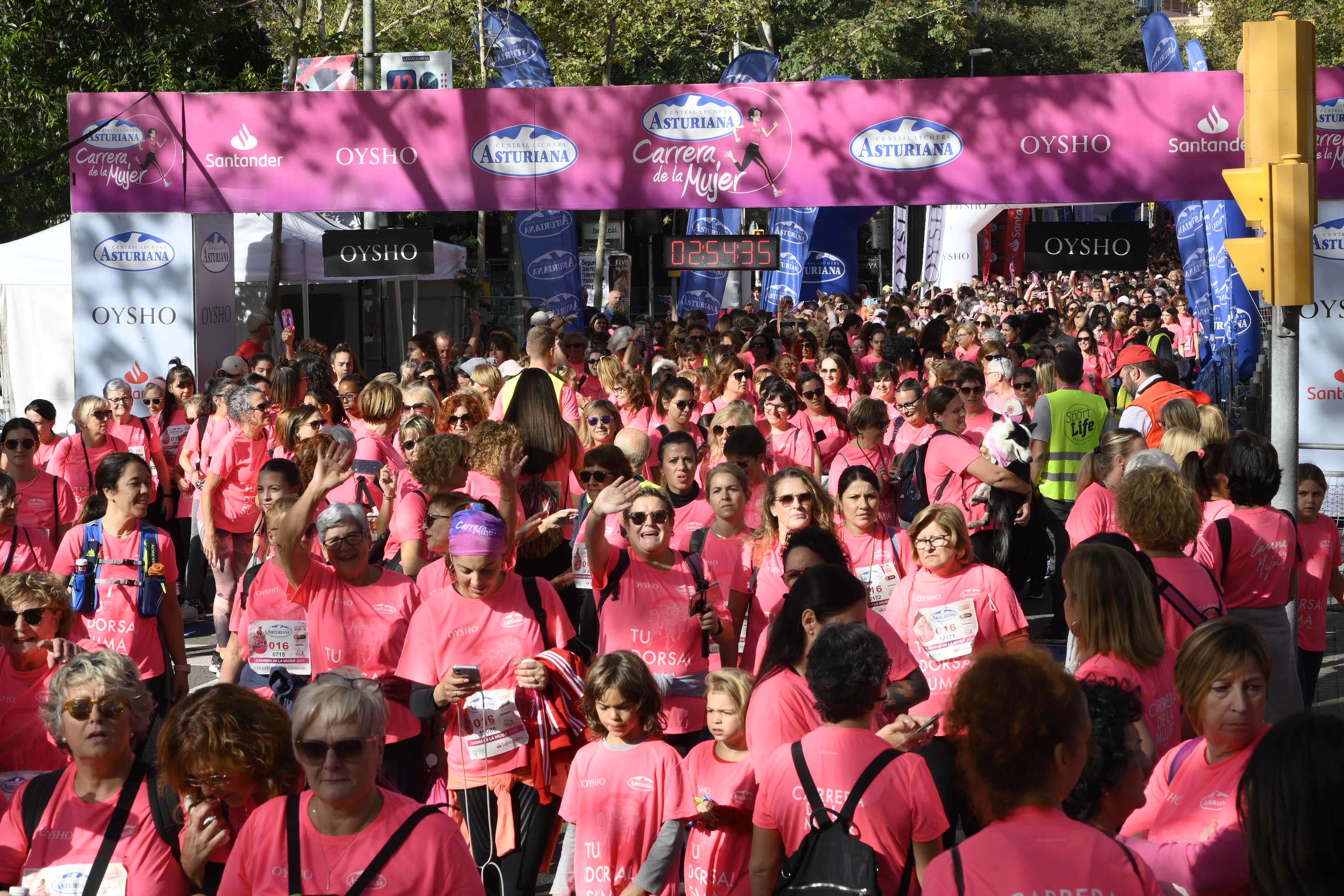Las mejores fotos de la Carrera de la Mujer de Barcelona 2023. 8139