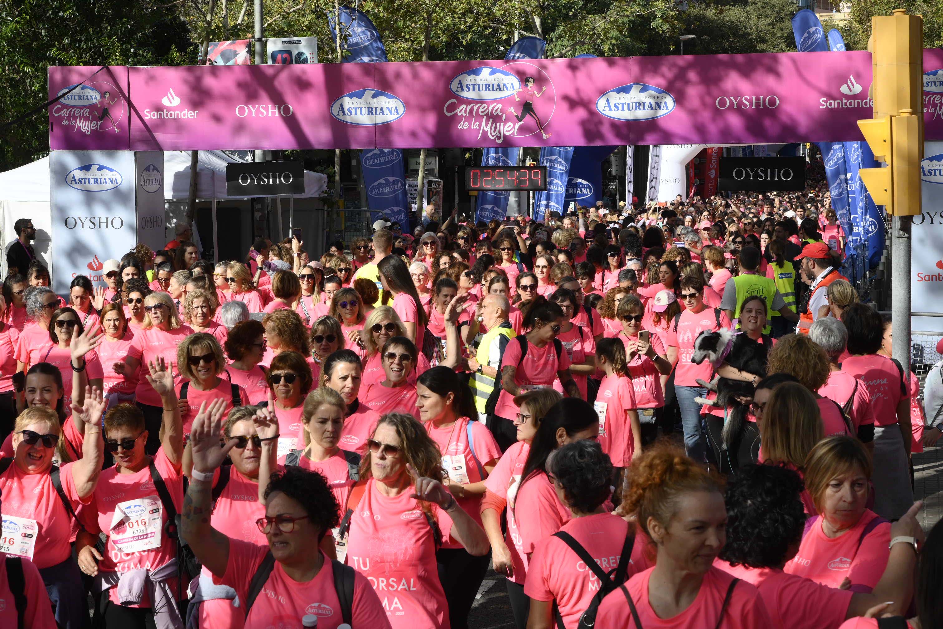 Las mejores fotos de la Carrera de la Mujer de Barcelona 2023. 8141
