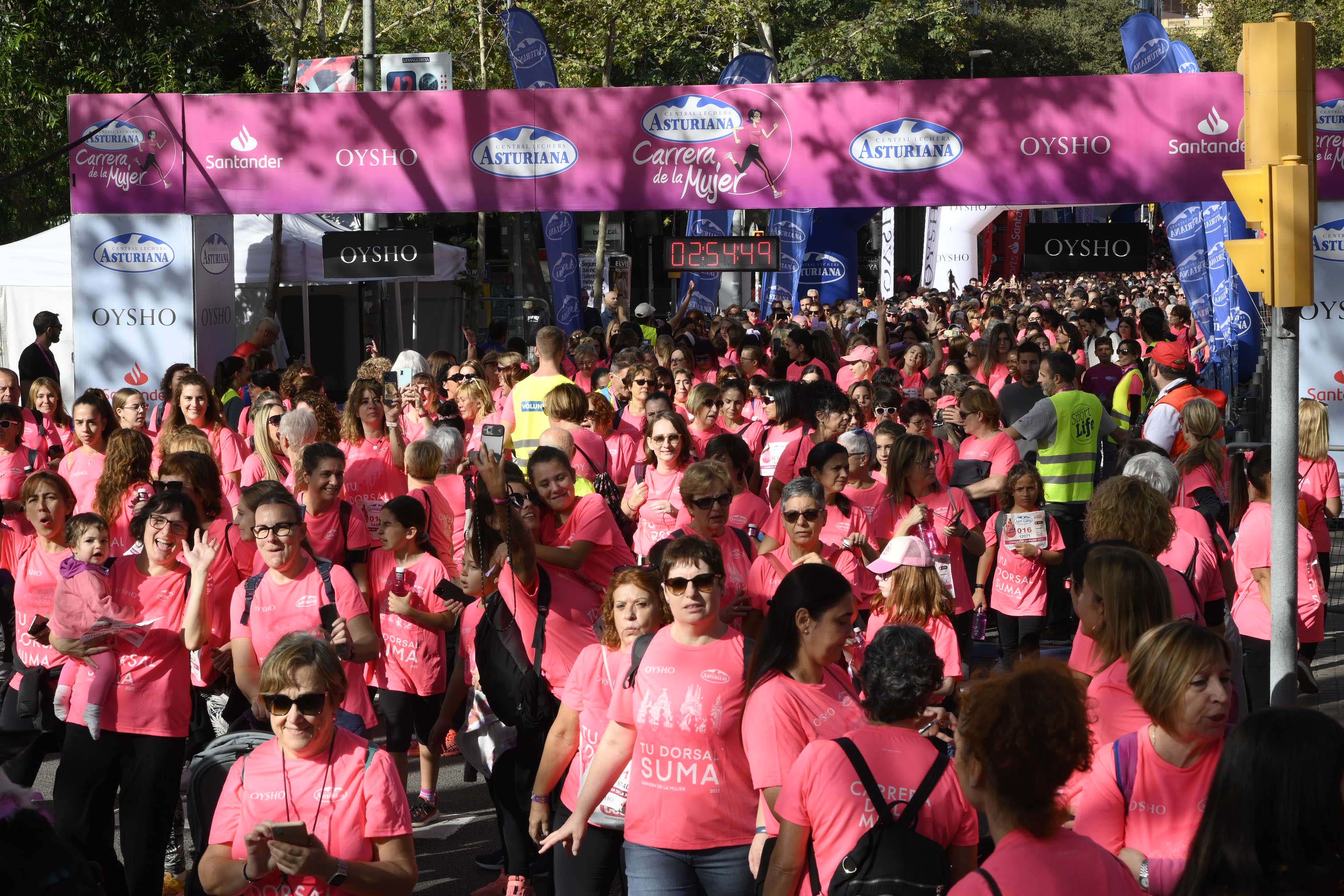 Las mejores fotos de la Carrera de la Mujer de Barcelona 2023. 8146