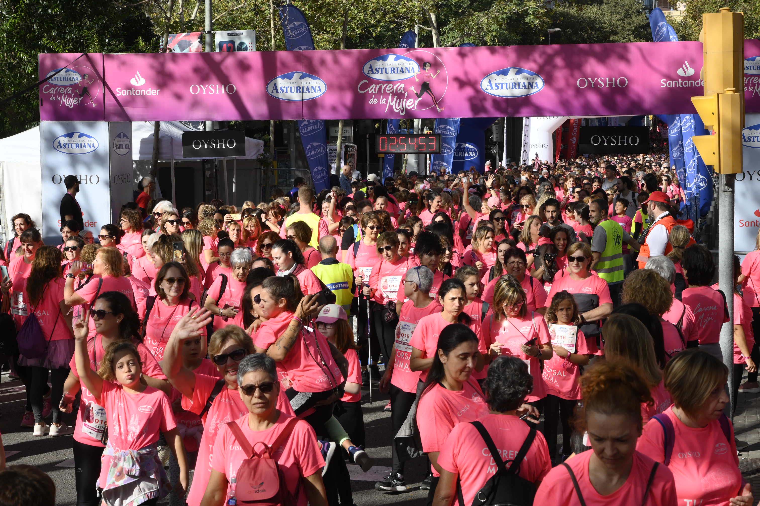 Las mejores fotos de la Carrera de la Mujer de Barcelona 2023. 8148