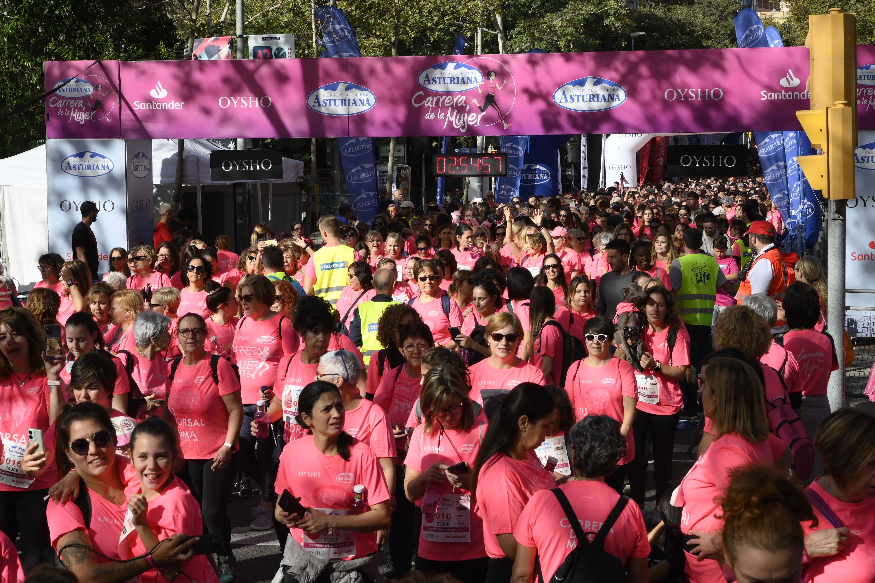Las mejores fotos de la Carrera de la Mujer de Barcelona 2023. 8150