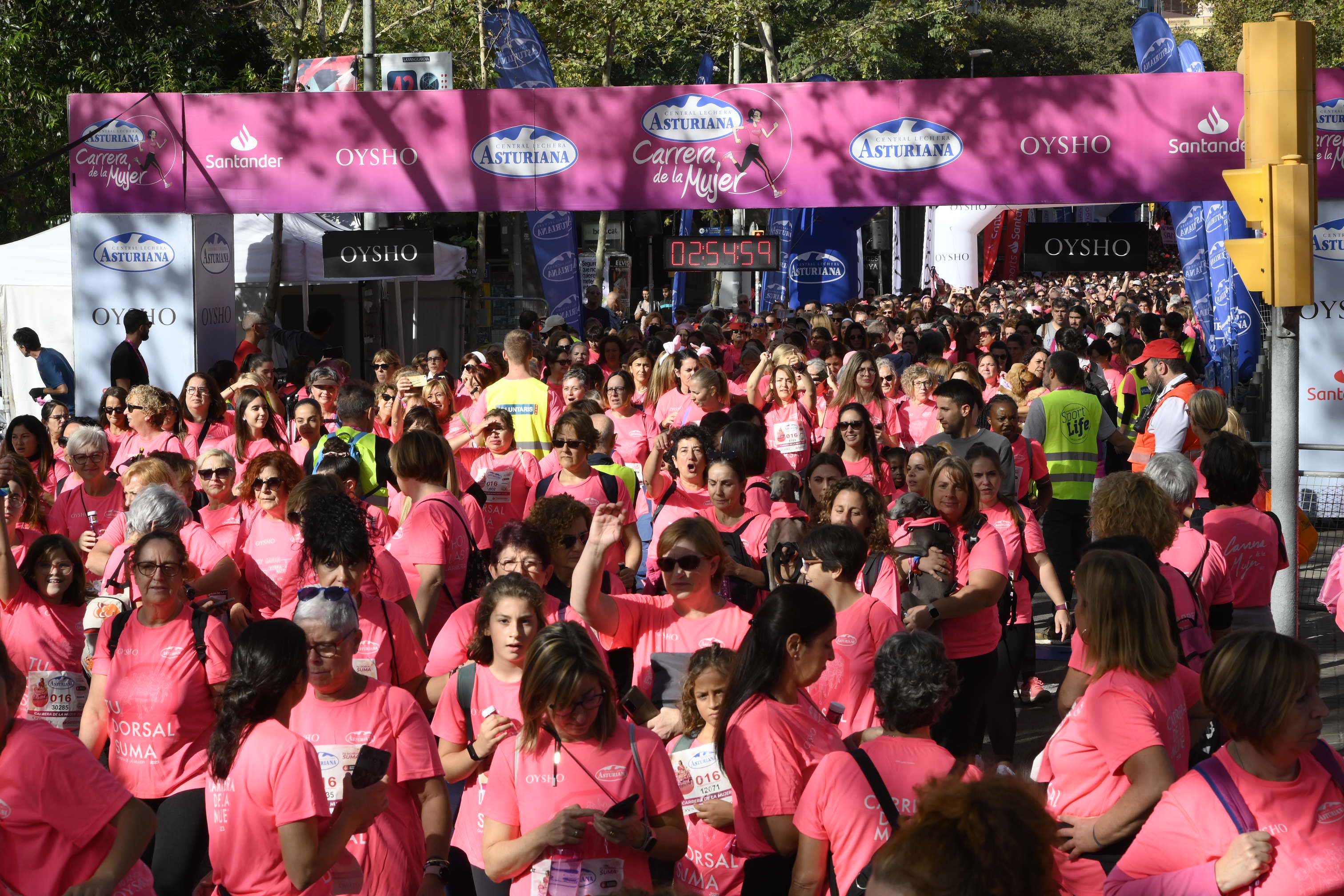 Las mejores fotos de la Carrera de la Mujer de Barcelona 2023. 8151
