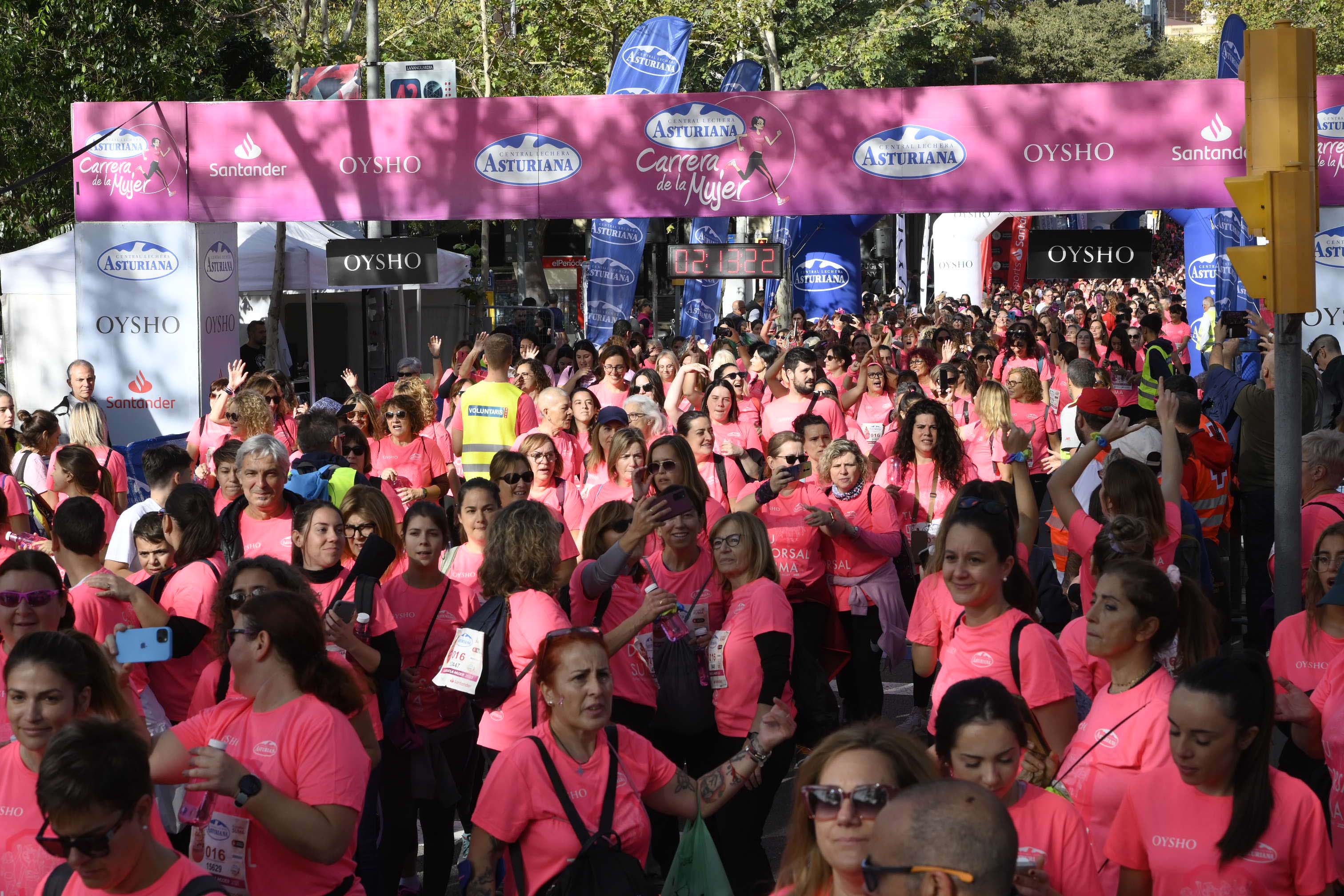 Las mejores fotos de la Carrera de la Mujer de Barcelona 2023. 6954