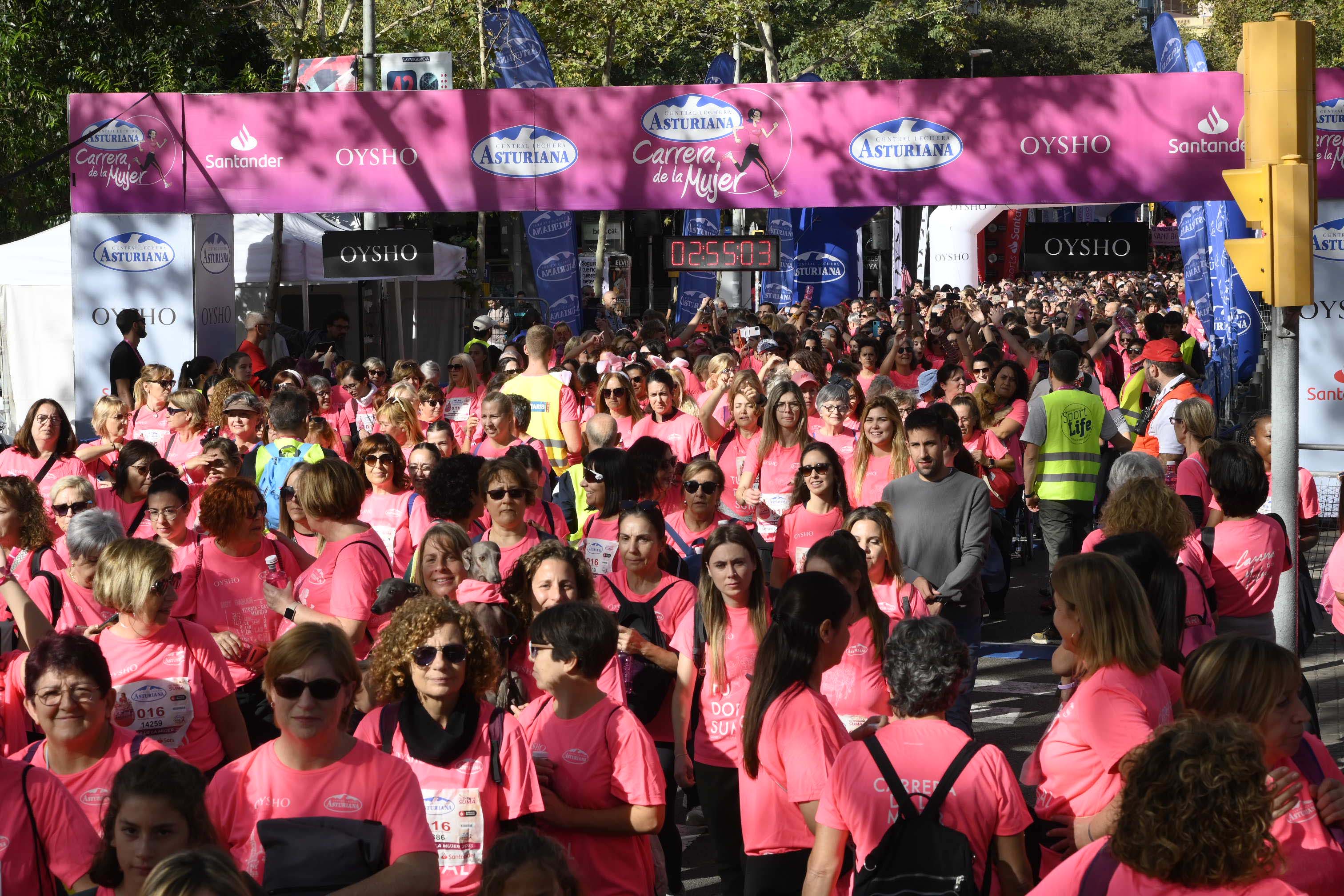 Las mejores fotos de la Carrera de la Mujer de Barcelona 2023. 8153