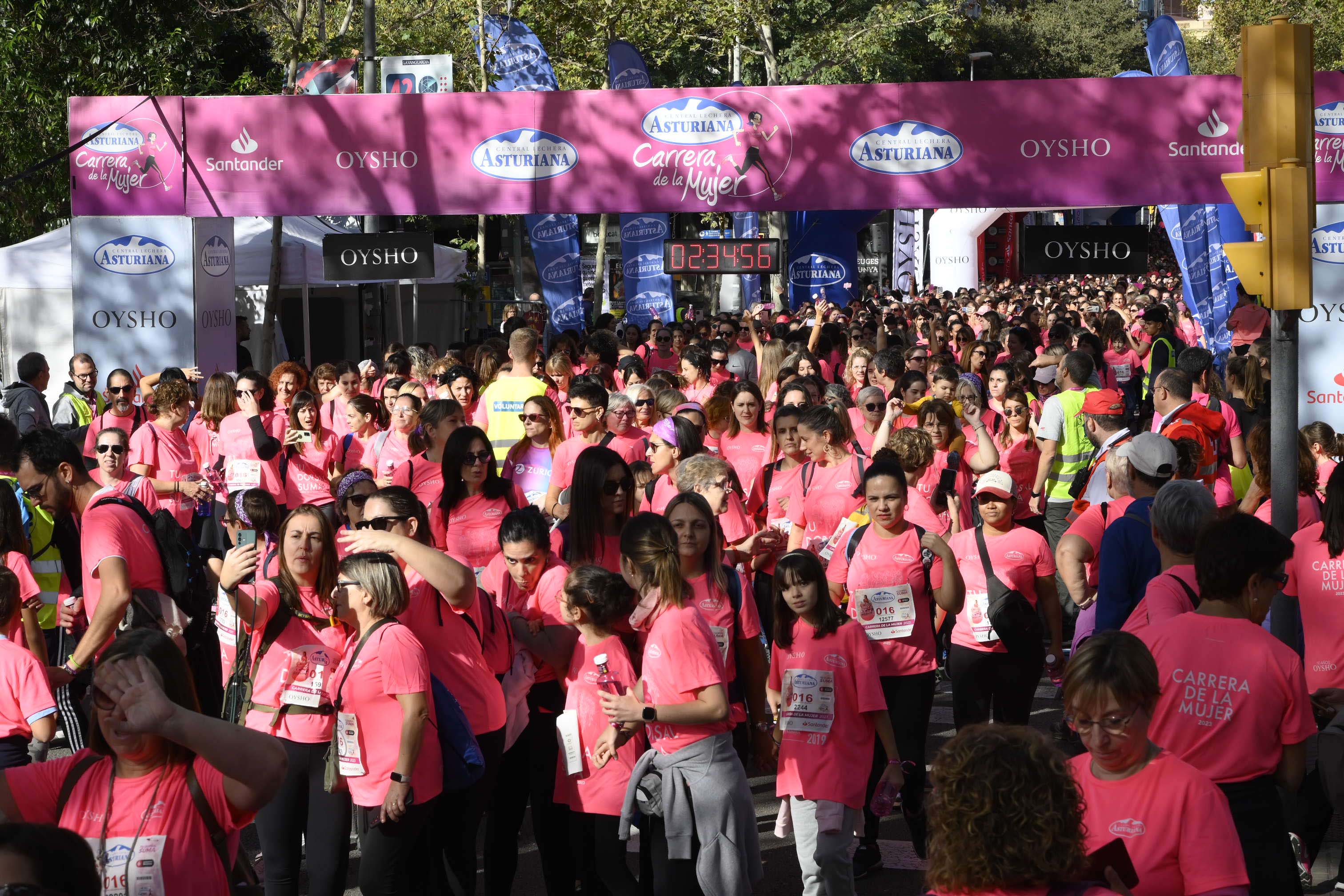 Las mejores fotos de la Carrera de la Mujer de Barcelona 2023. 7571