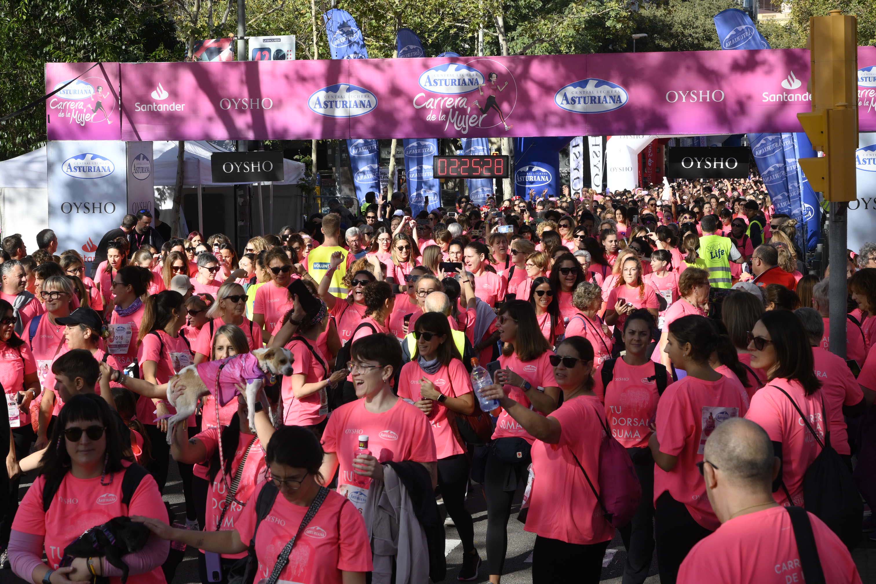 Las mejores fotos de la Carrera de la Mujer de Barcelona 2023. 7287