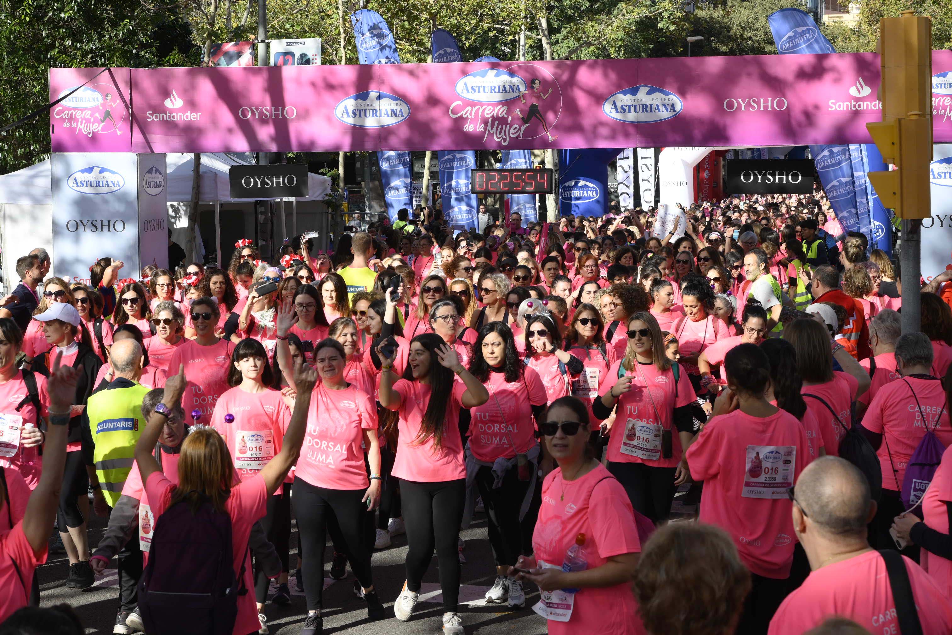 Las mejores fotos de la Carrera de la Mujer de Barcelona 2023. 7300