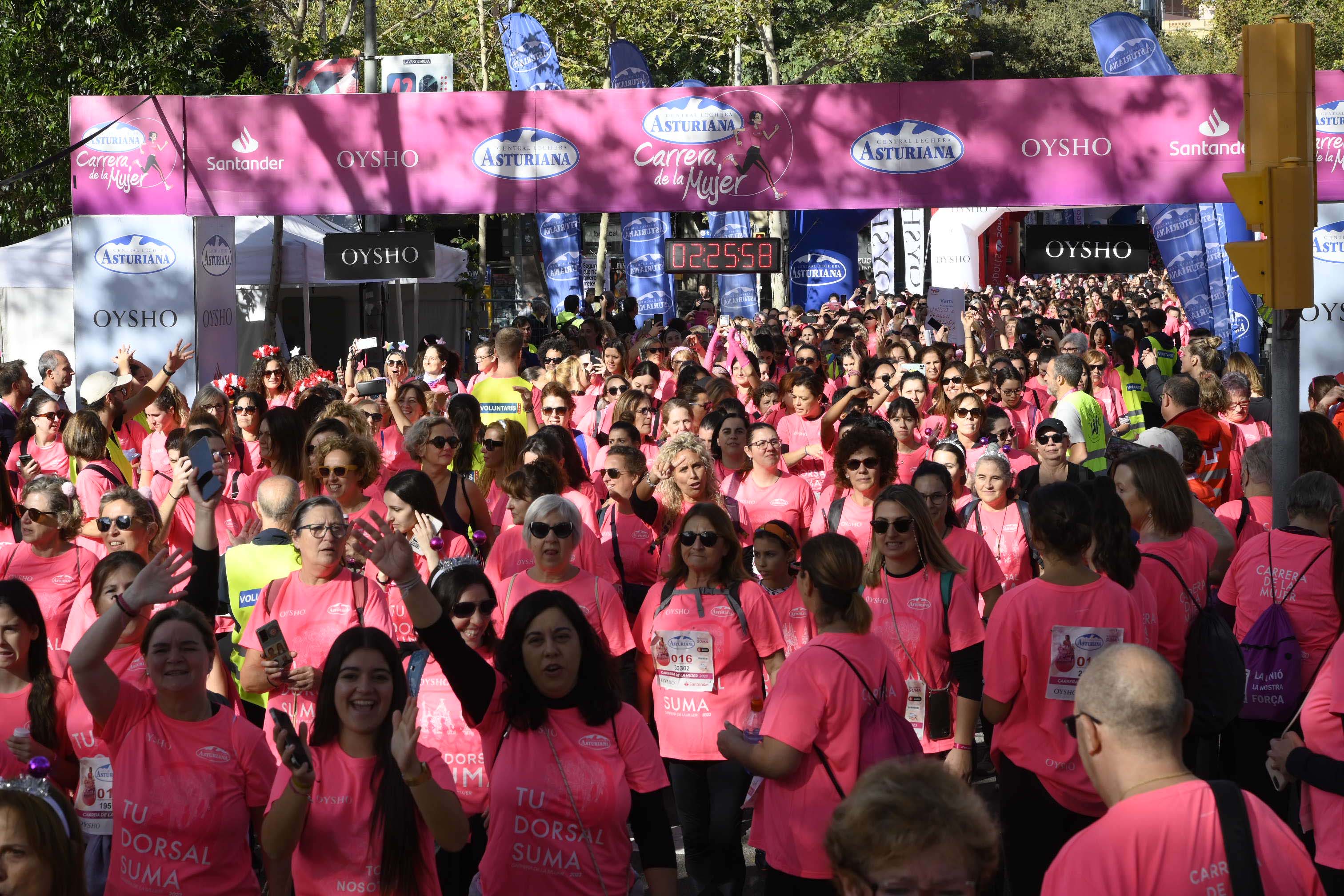 Las mejores fotos de la Carrera de la Mujer de Barcelona 2023. 7302