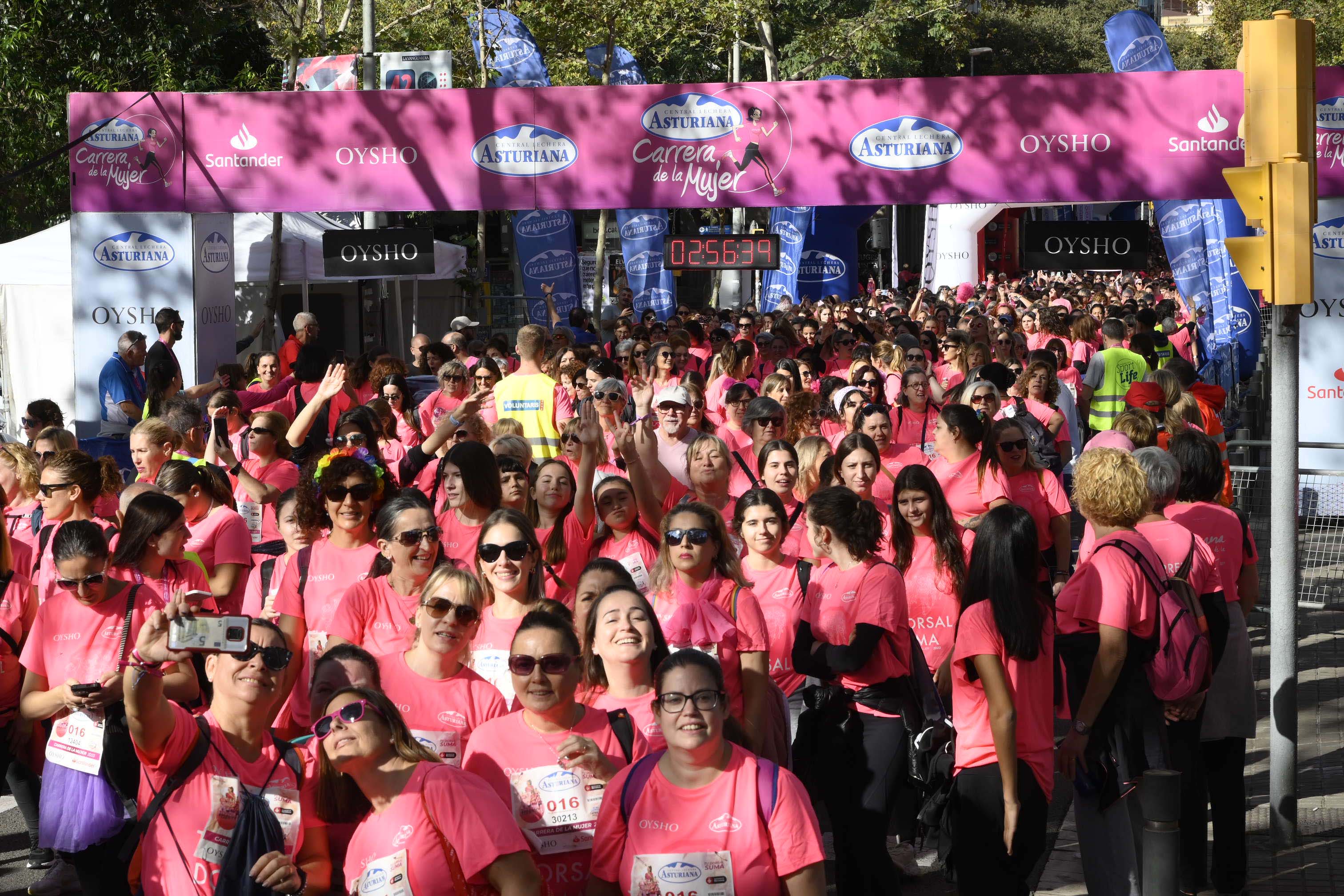 Las mejores fotos de la Carrera de la Mujer de Barcelona 2023. 8201