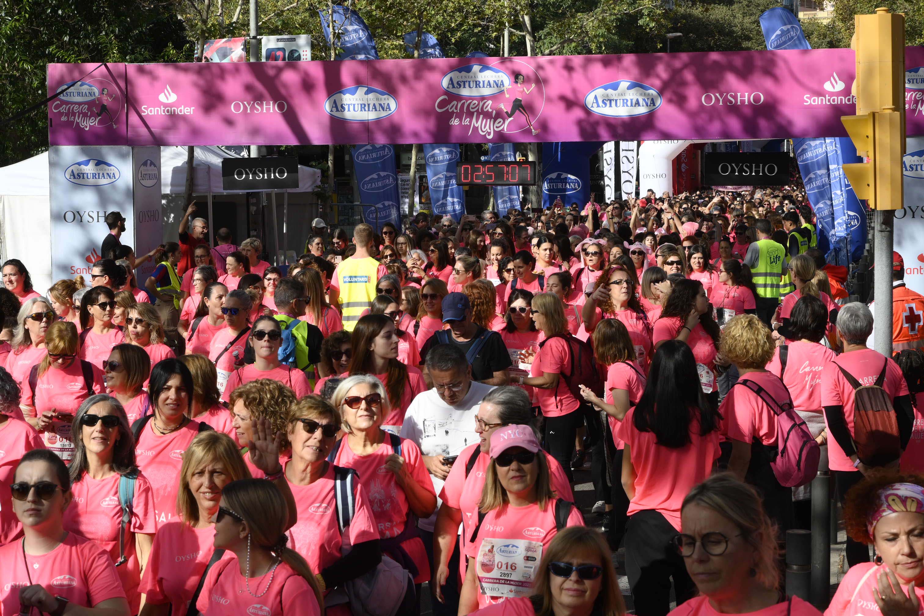 Las mejores fotos de la Carrera de la Mujer de Barcelona 2023. 8215