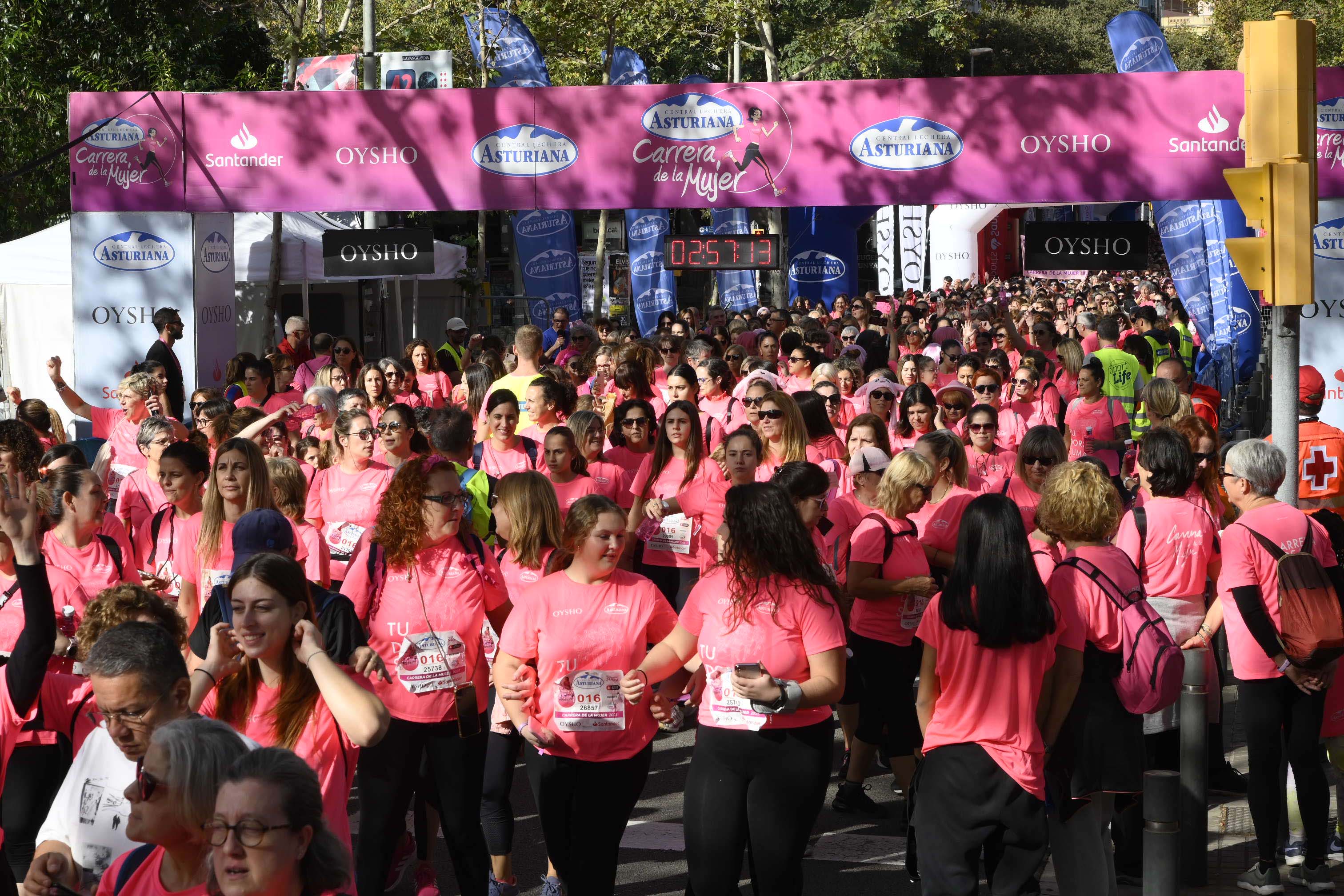 Las mejores fotos de la Carrera de la Mujer de Barcelona 2023. 8218