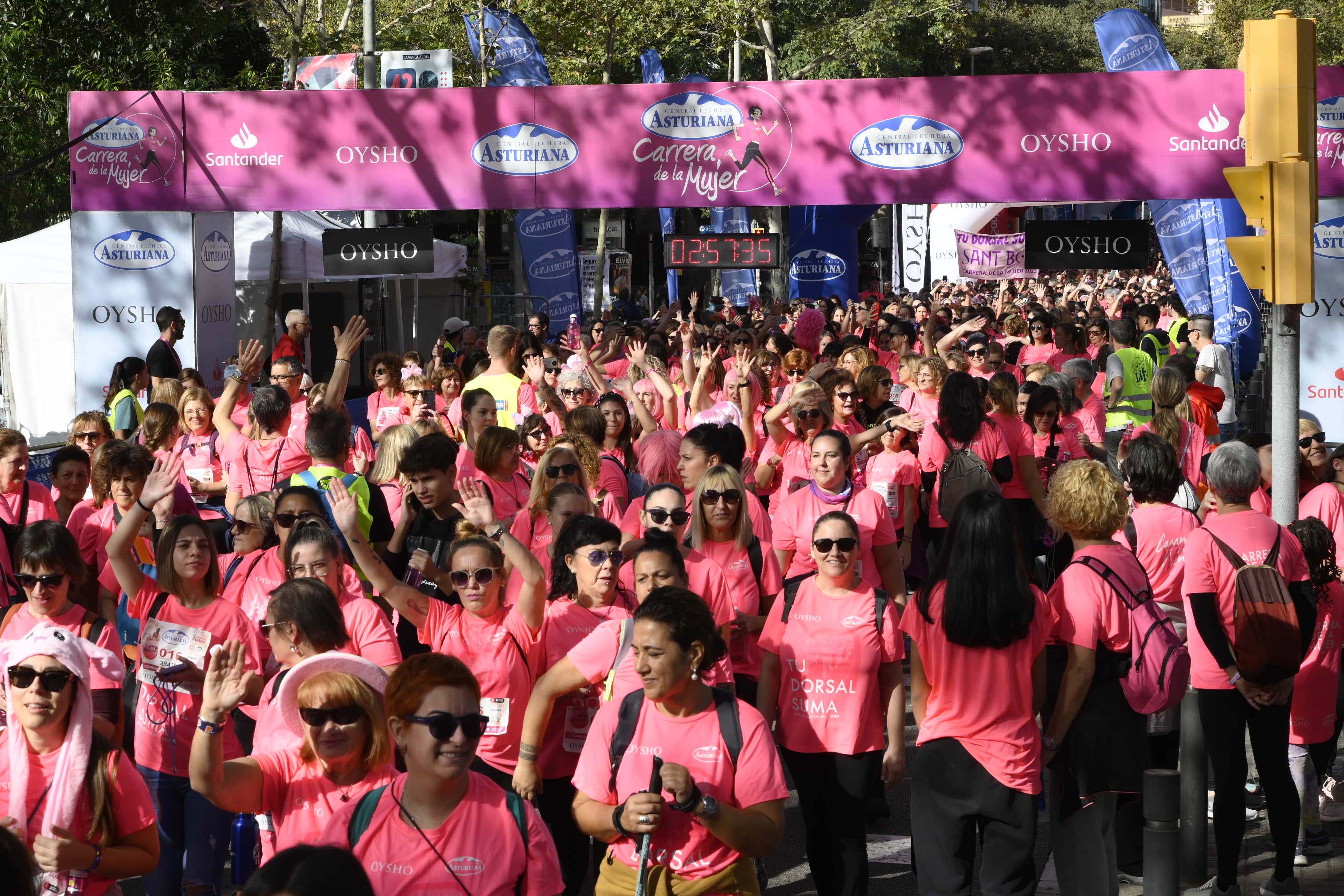 Las mejores fotos de la Carrera de la Mujer de Barcelona 2023. 8229