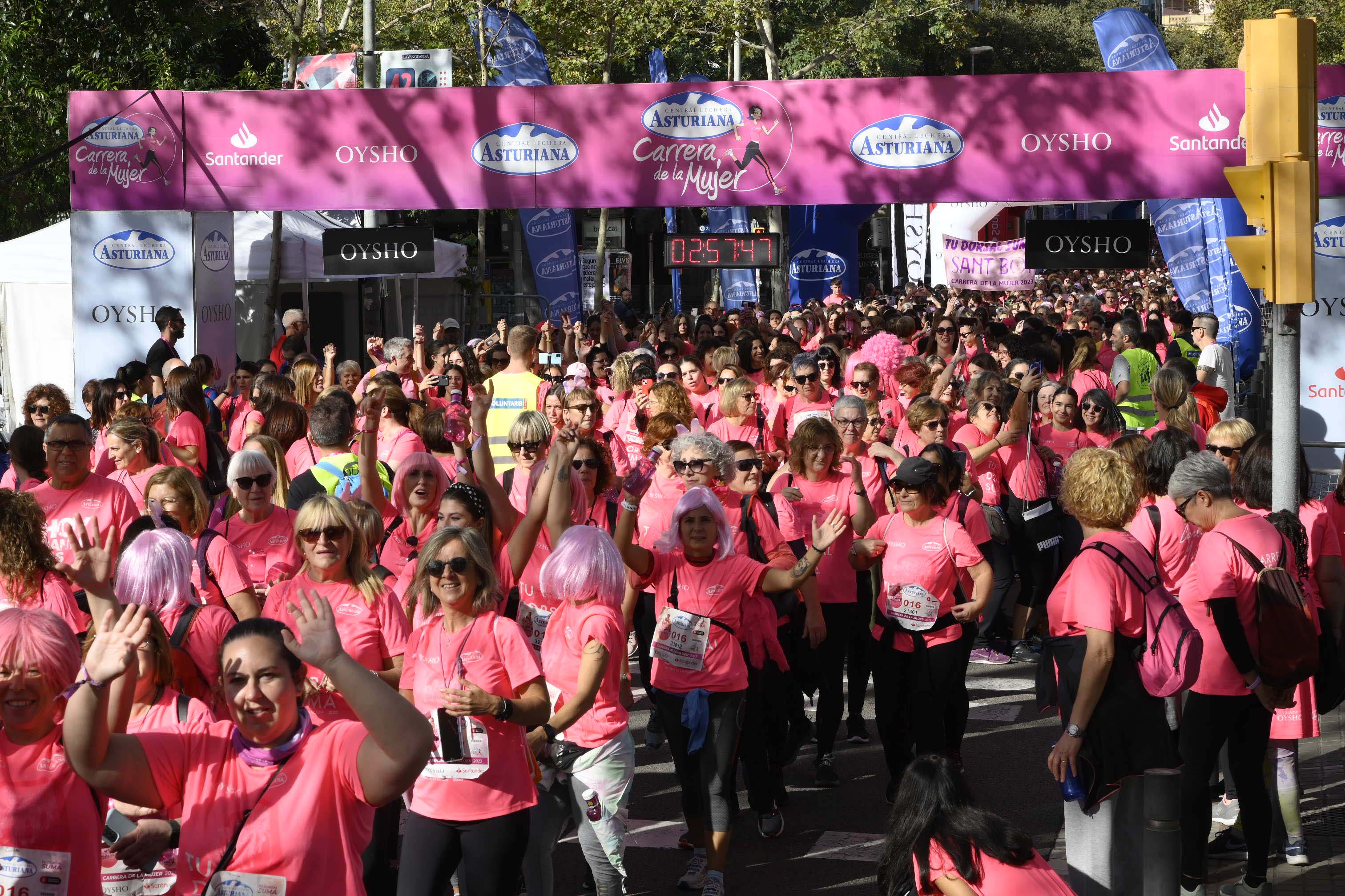 Las mejores fotos de la Carrera de la Mujer de Barcelona 2023. 8235