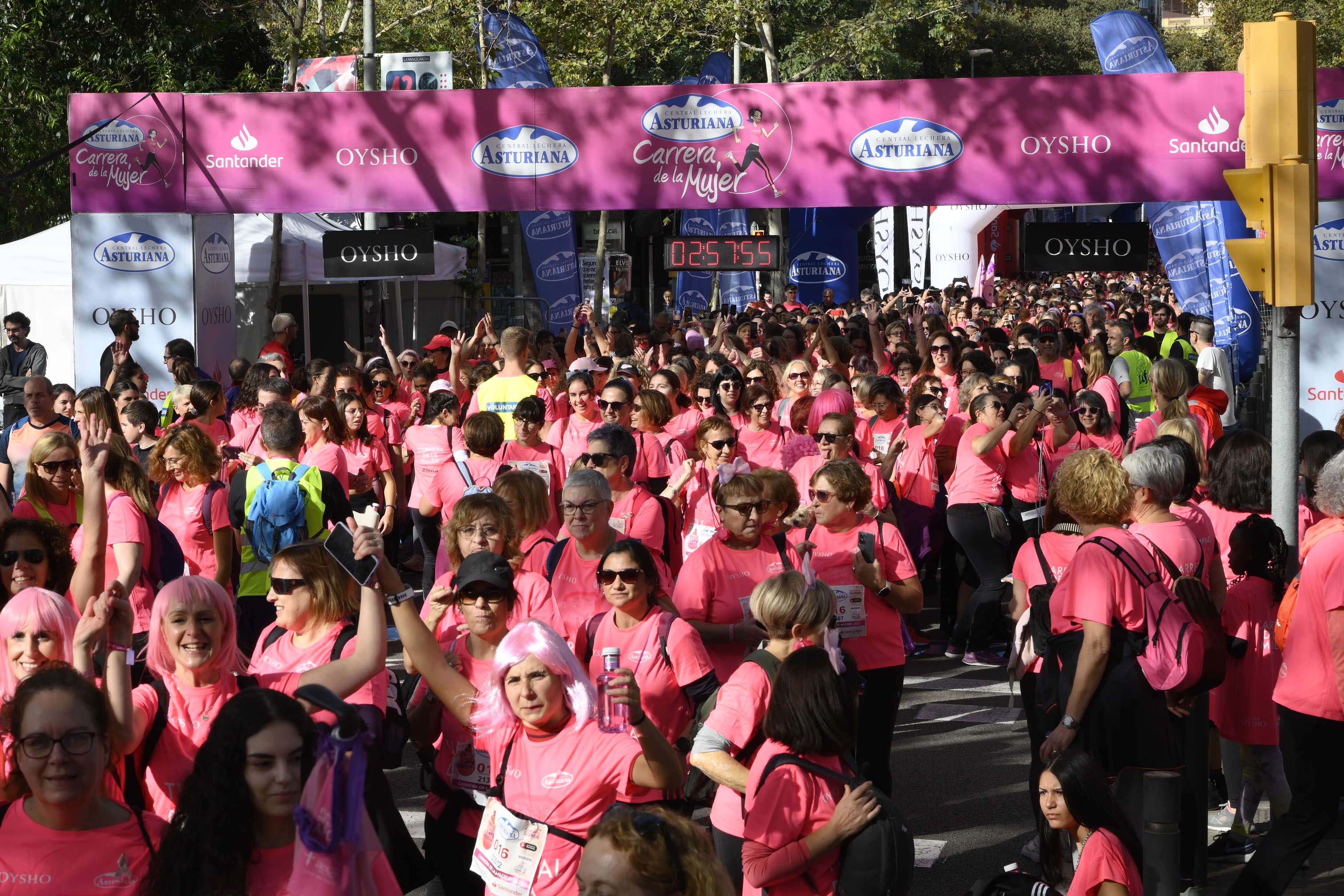 Las mejores fotos de la Carrera de la Mujer de Barcelona 2023. 8239