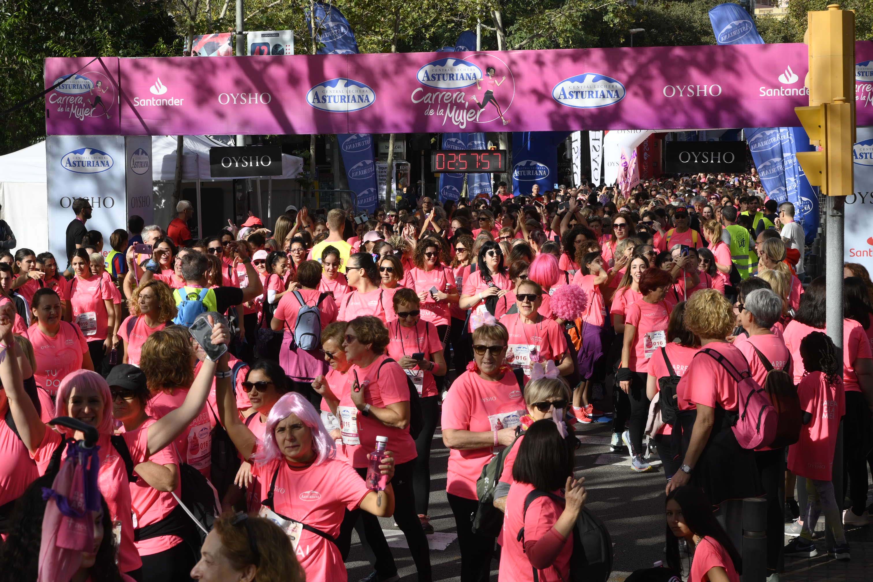 Las mejores fotos de la Carrera de la Mujer de Barcelona 2023. 8240