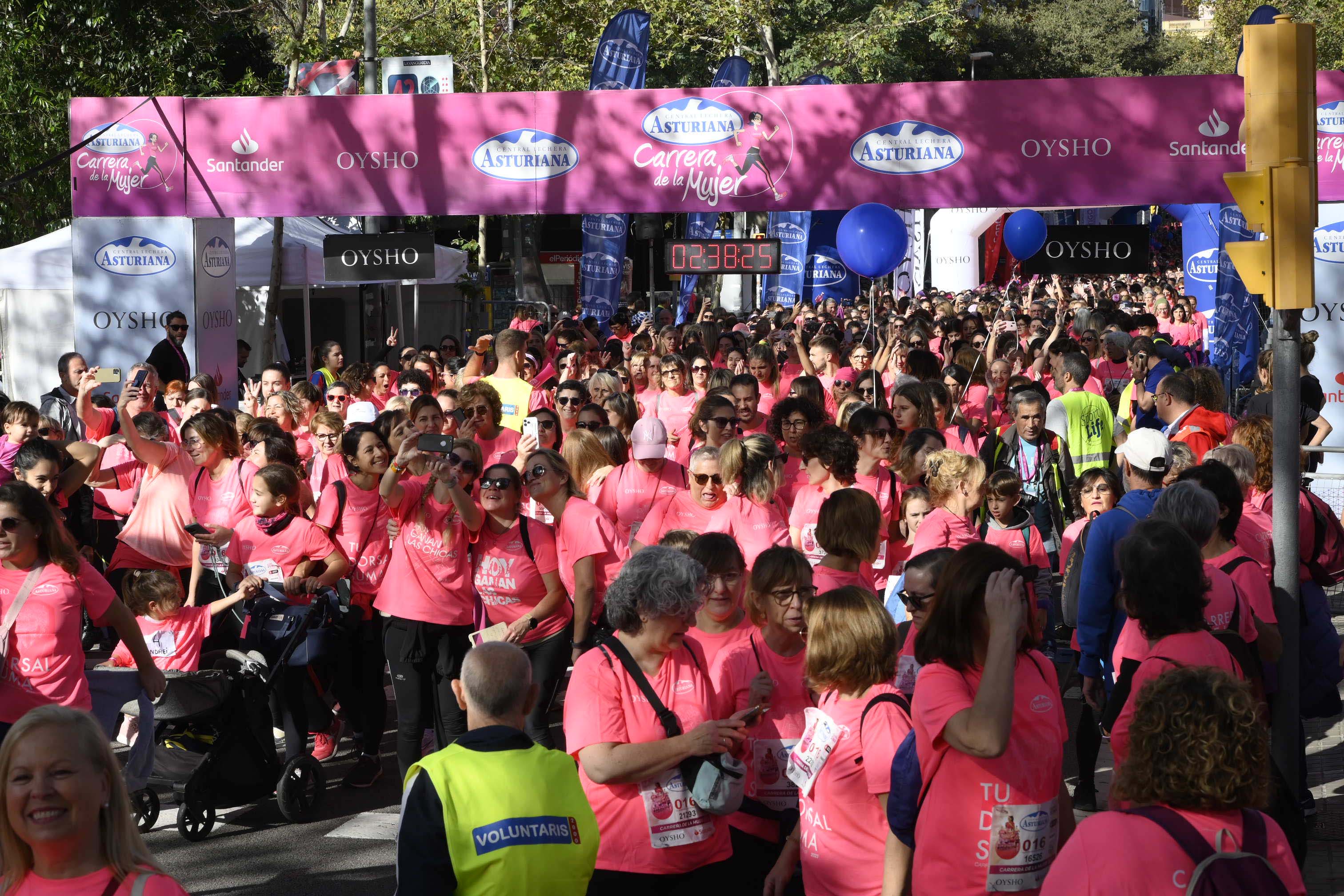 Las mejores fotos de la Carrera de la Mujer de Barcelona 2023. 7658