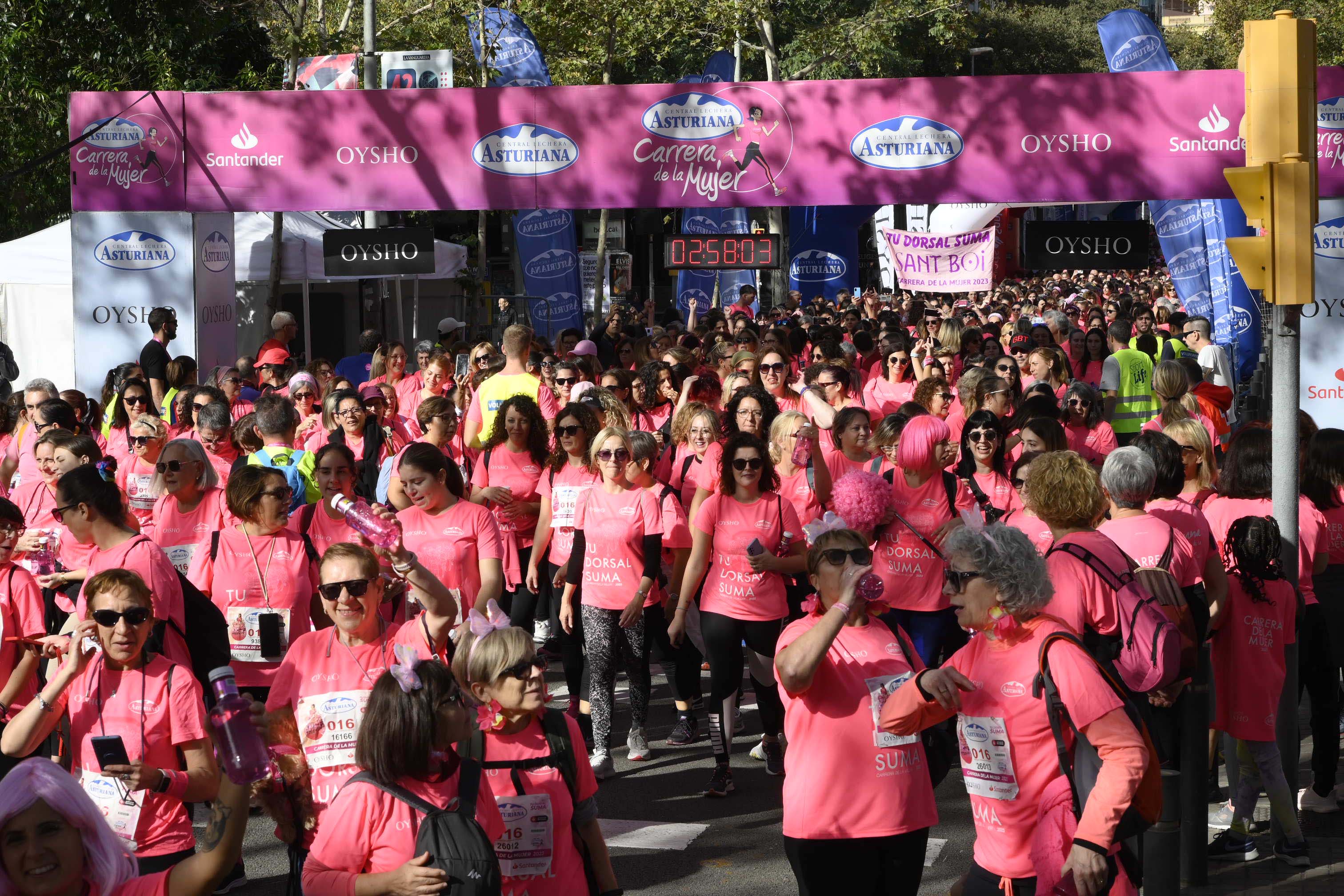 Las mejores fotos de la Carrera de la Mujer de Barcelona 2023. 8243