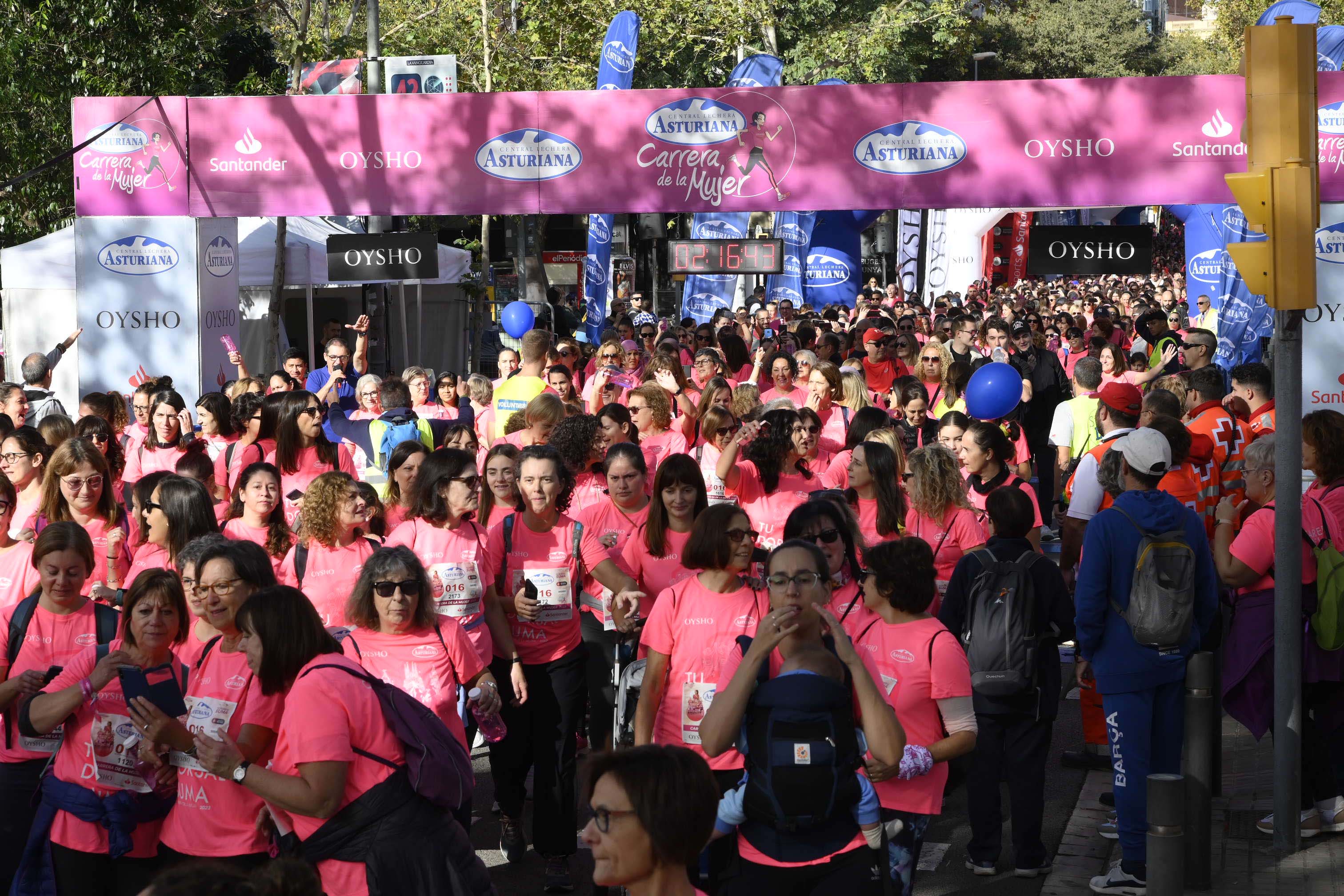 Las mejores fotos de la Carrera de la Mujer de Barcelona 2023. 7041