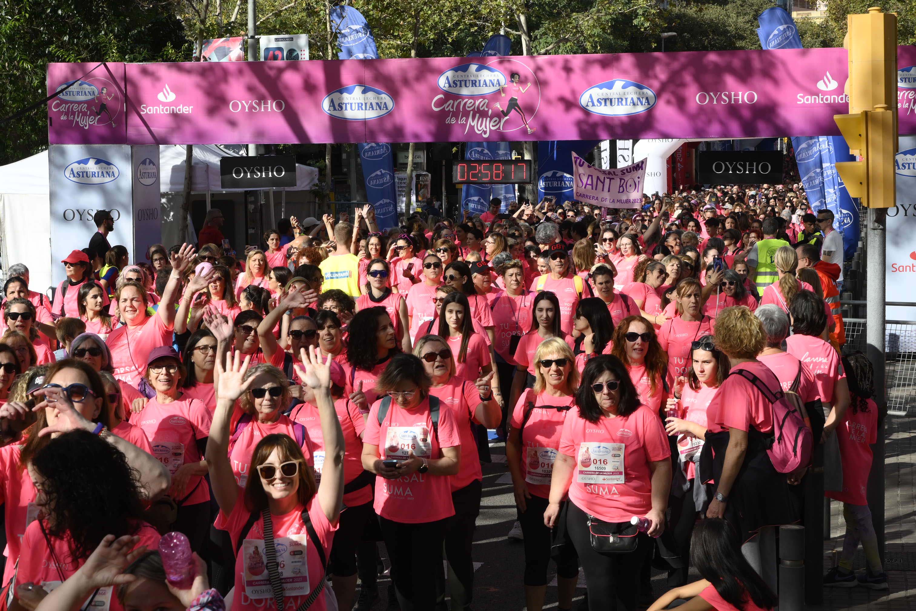 Las mejores fotos de la Carrera de la Mujer de Barcelona 2023. 8250