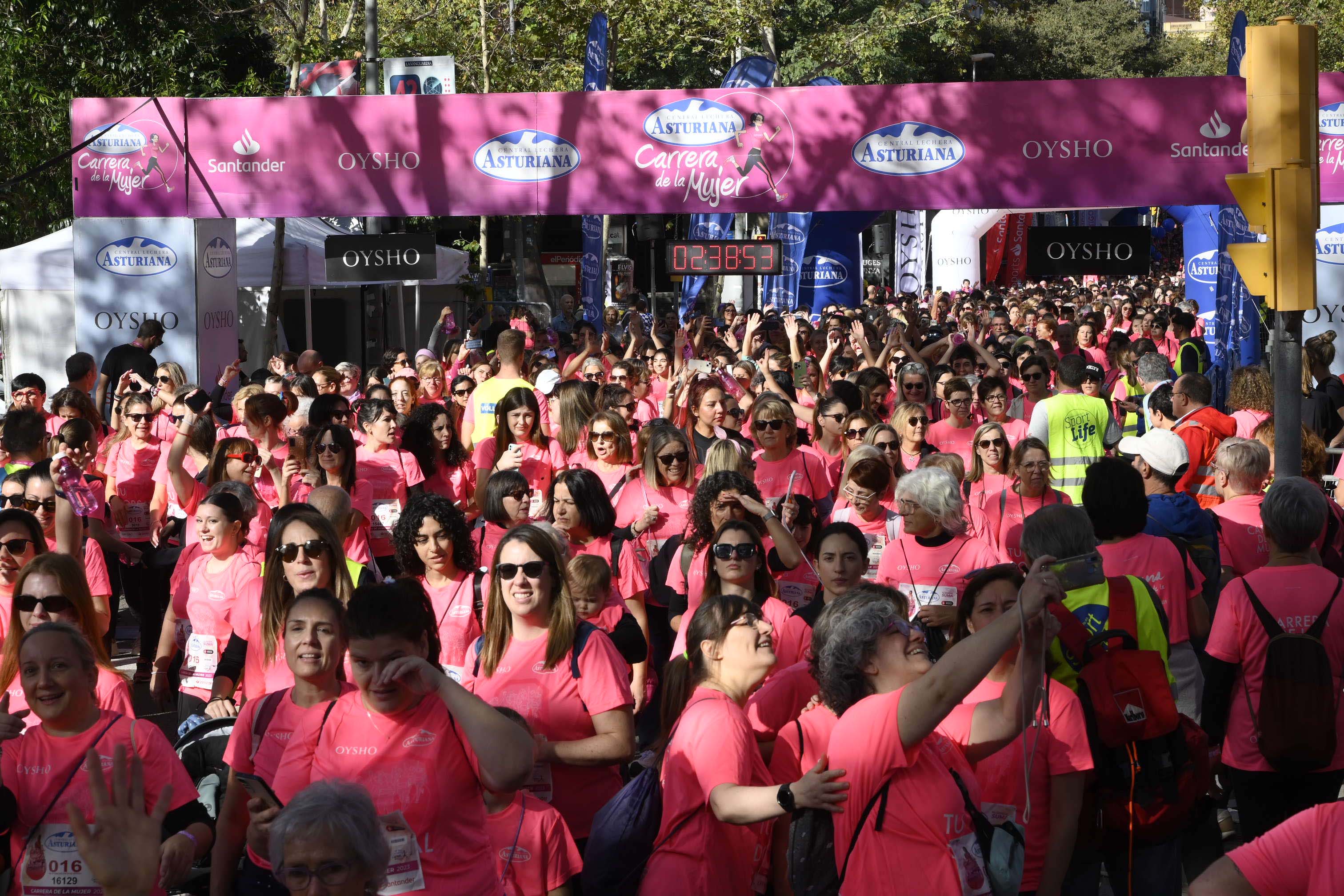 Las mejores fotos de la Carrera de la Mujer de Barcelona 2023. 7672