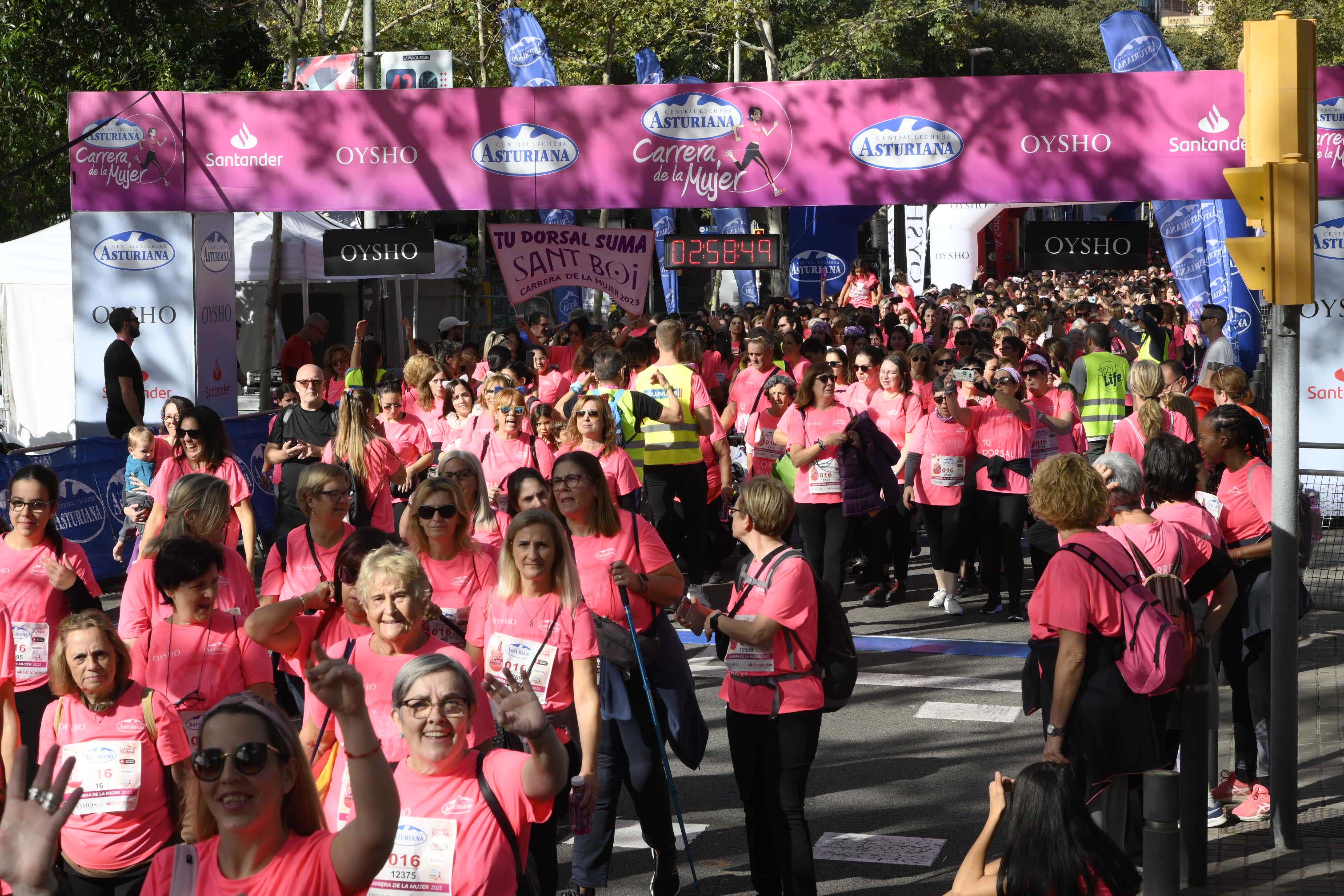 Las mejores fotos de la Carrera de la Mujer de Barcelona 2023. 8266