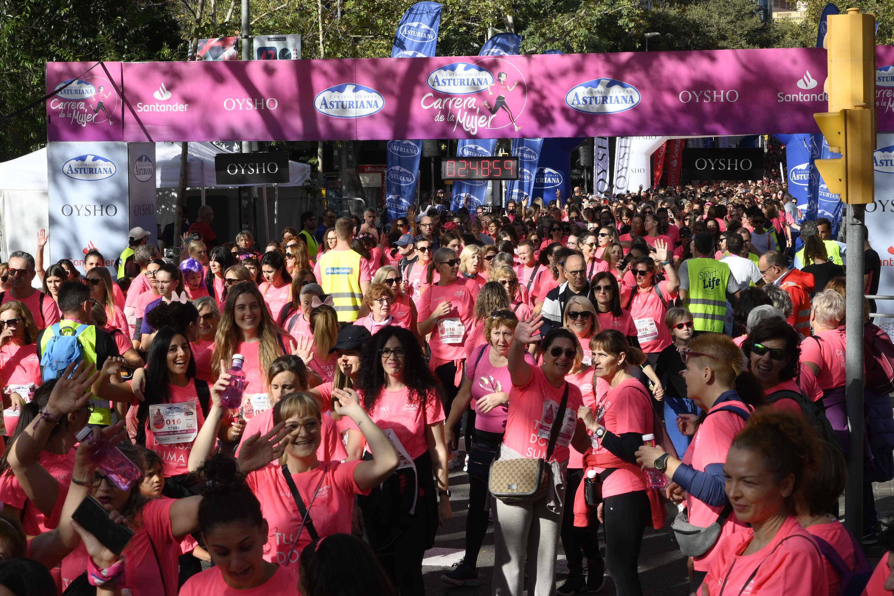 Las mejores fotos de la Carrera de la Mujer de Barcelona 2023. 7971
