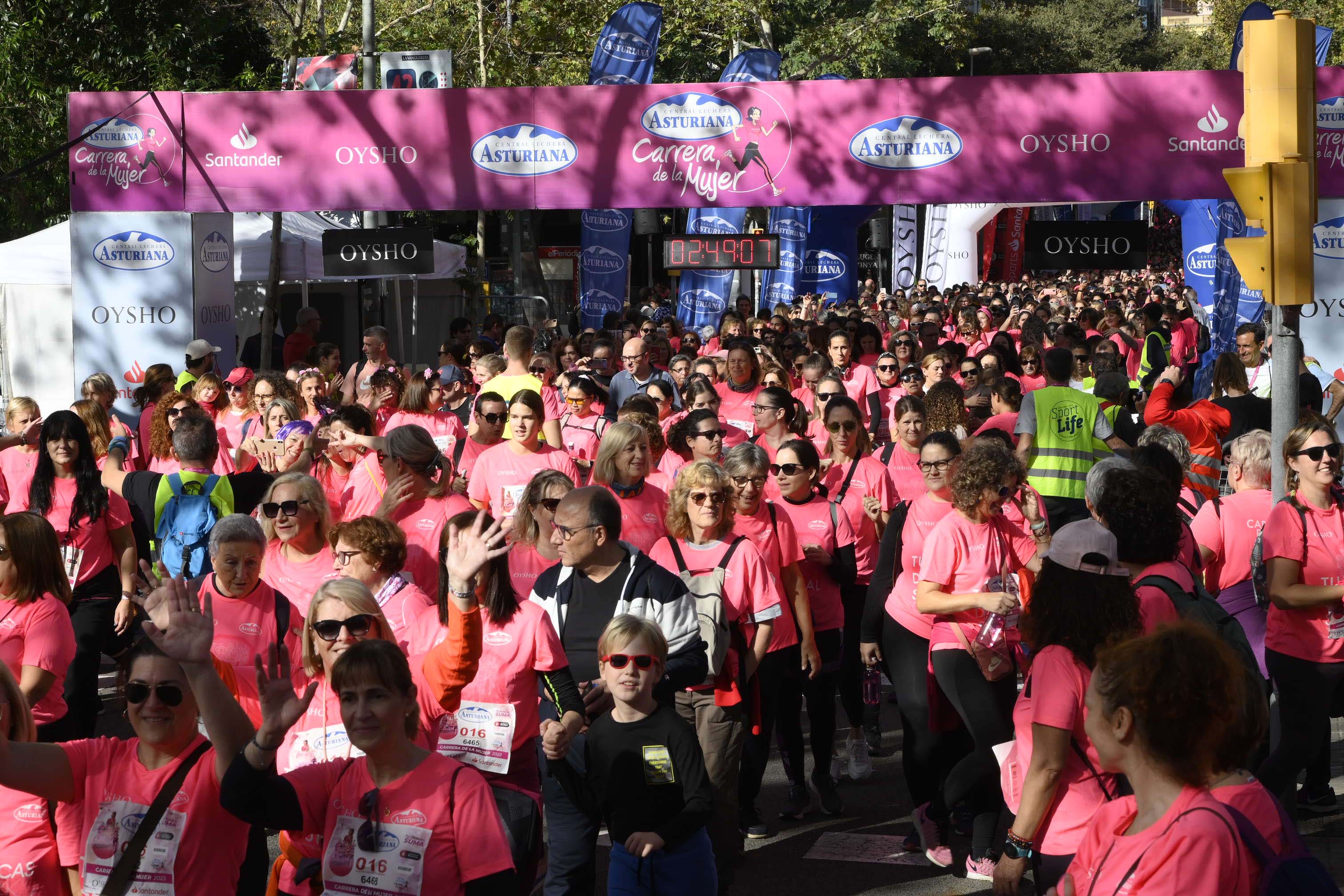 Las mejores fotos de la Carrera de la Mujer de Barcelona 2023. 7975