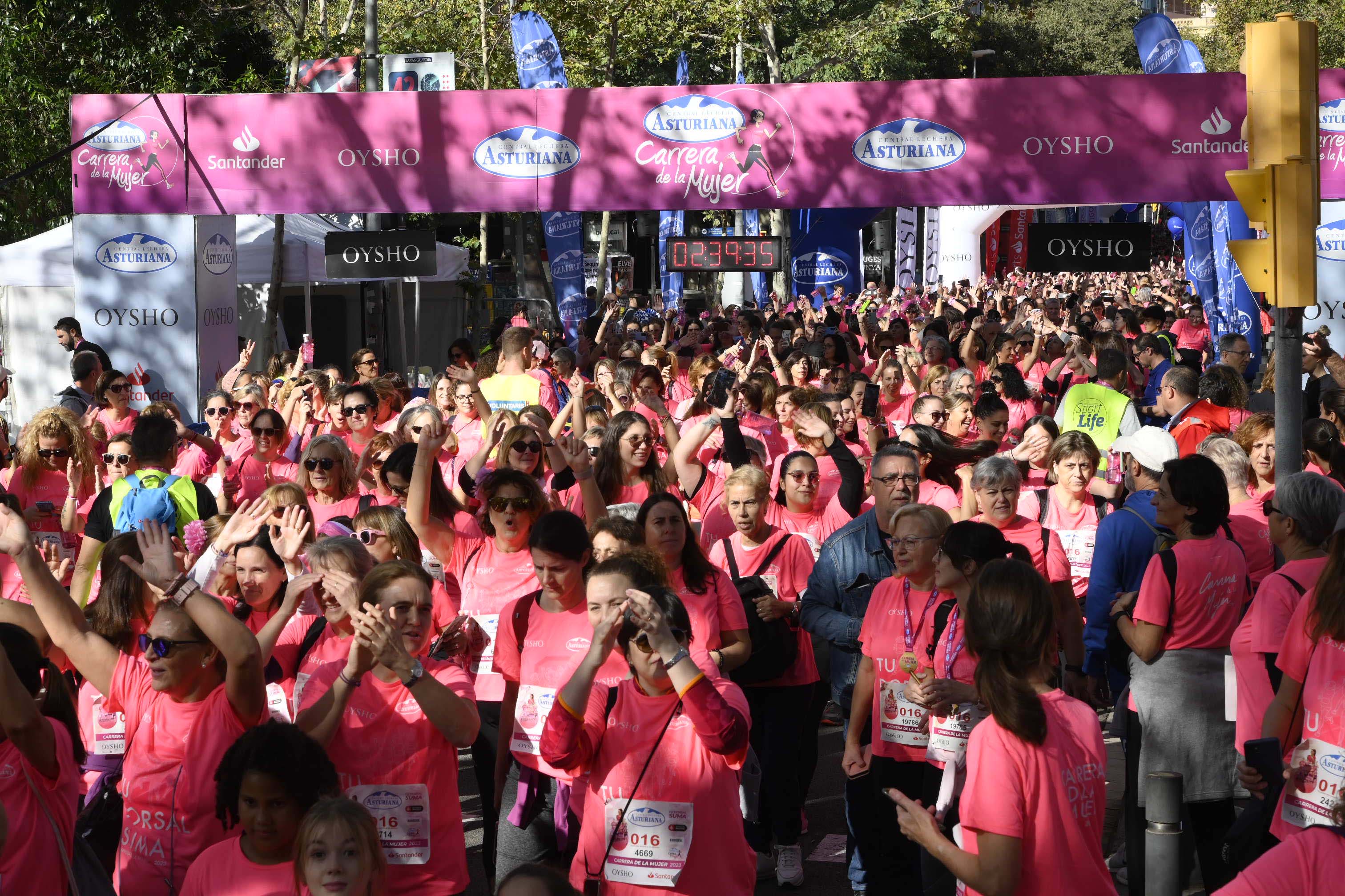 Las mejores fotos de la Carrera de la Mujer de Barcelona 2023. 7693