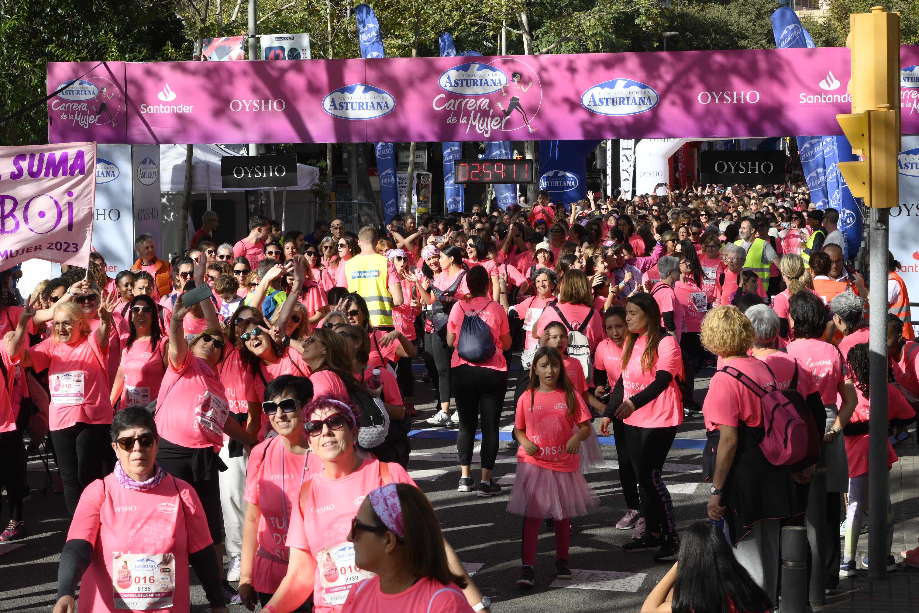 Las mejores fotos de la Carrera de la Mujer de Barcelona 2023. 8277