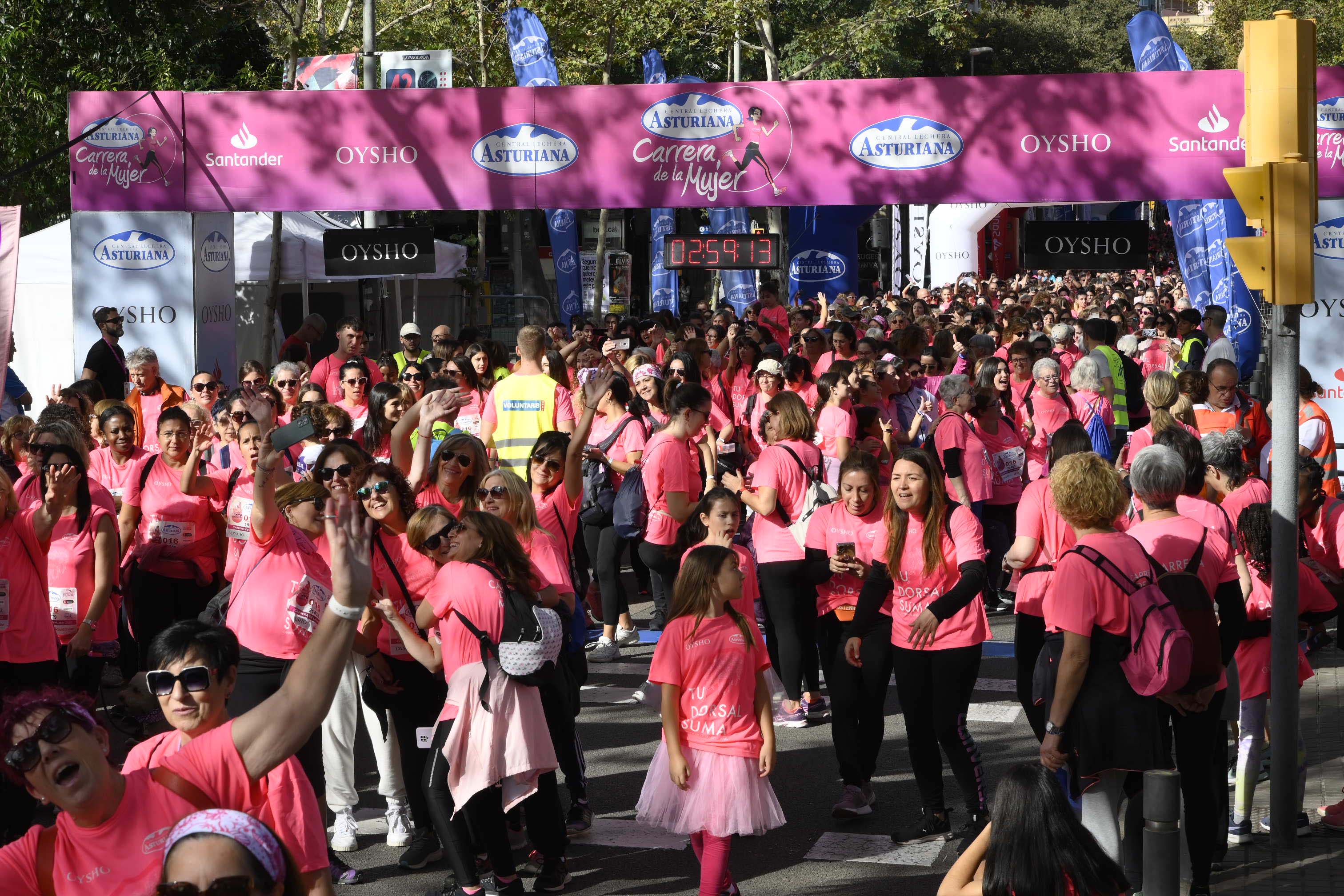 Las mejores fotos de la Carrera de la Mujer de Barcelona 2023. 8278