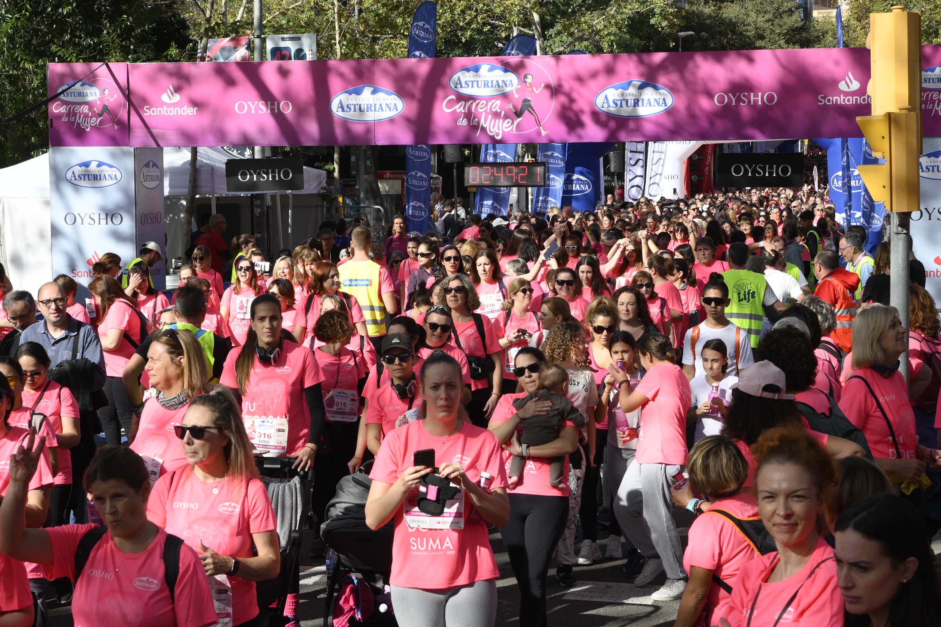 Las mejores fotos de la Carrera de la Mujer de Barcelona 2023. 7982