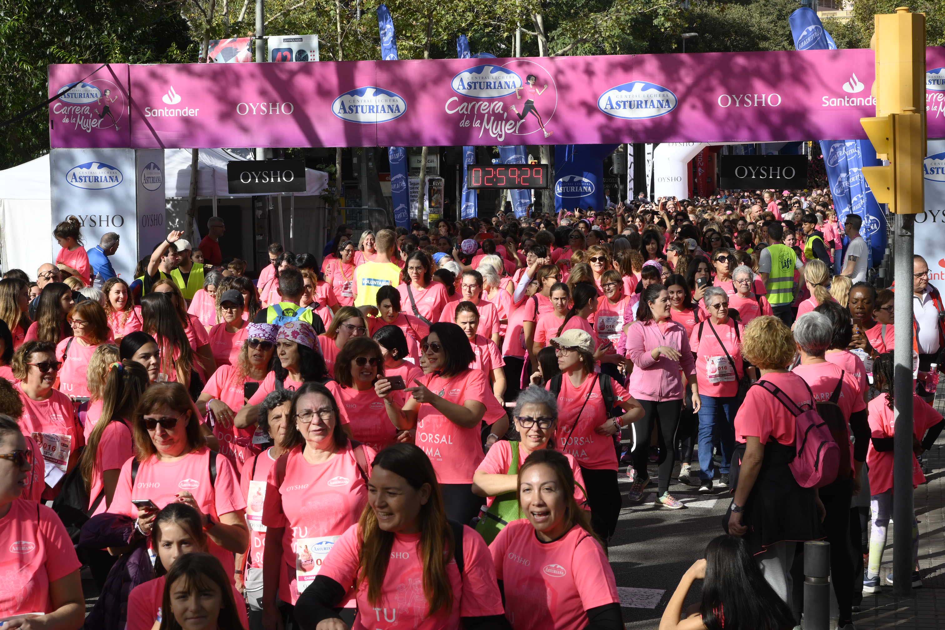 Las mejores fotos de la Carrera de la Mujer de Barcelona 2023. 8286
