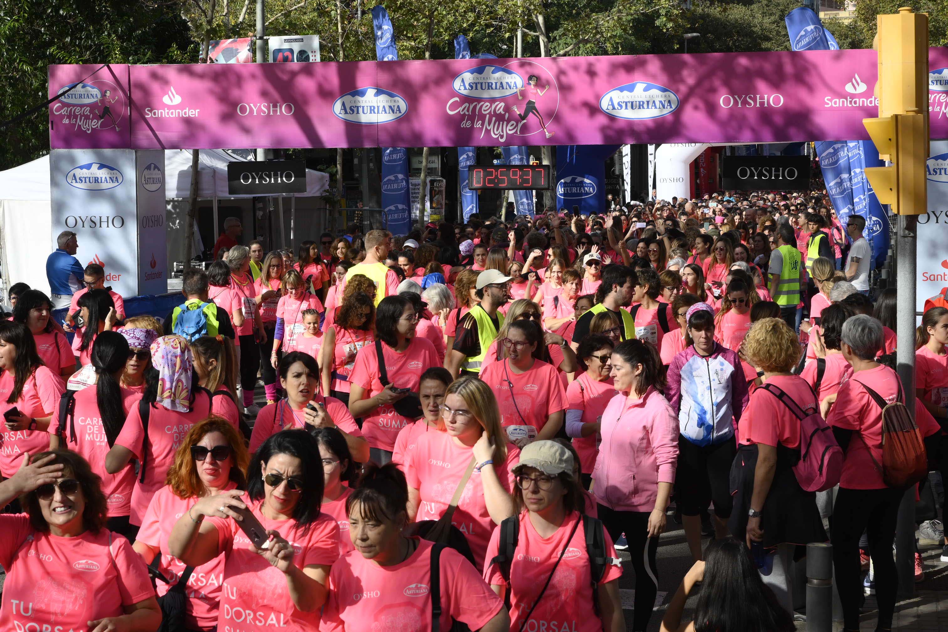 Las mejores fotos de la Carrera de la Mujer de Barcelona 2023. 8290