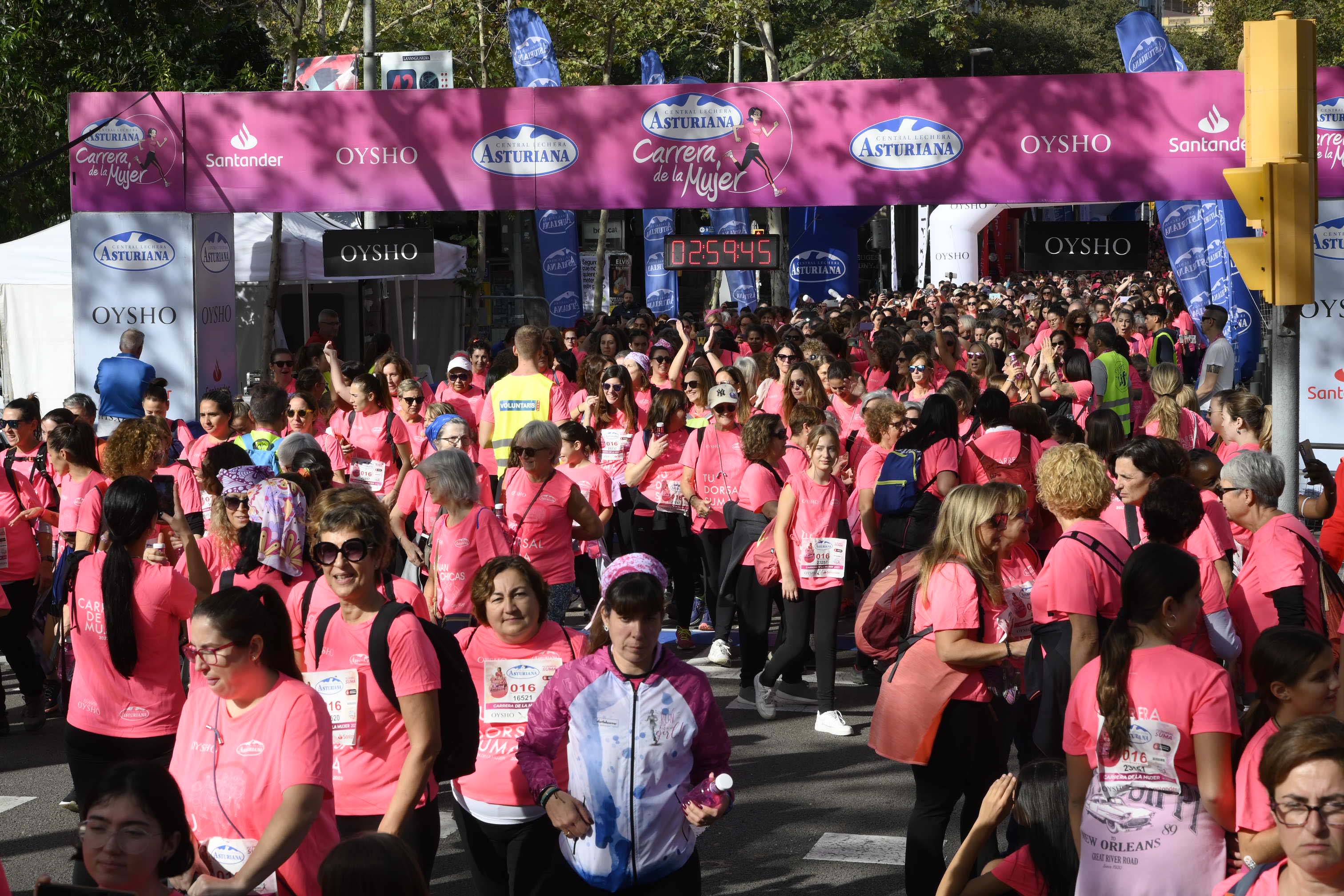 Las mejores fotos de la Carrera de la Mujer de Barcelona 2023. 8294