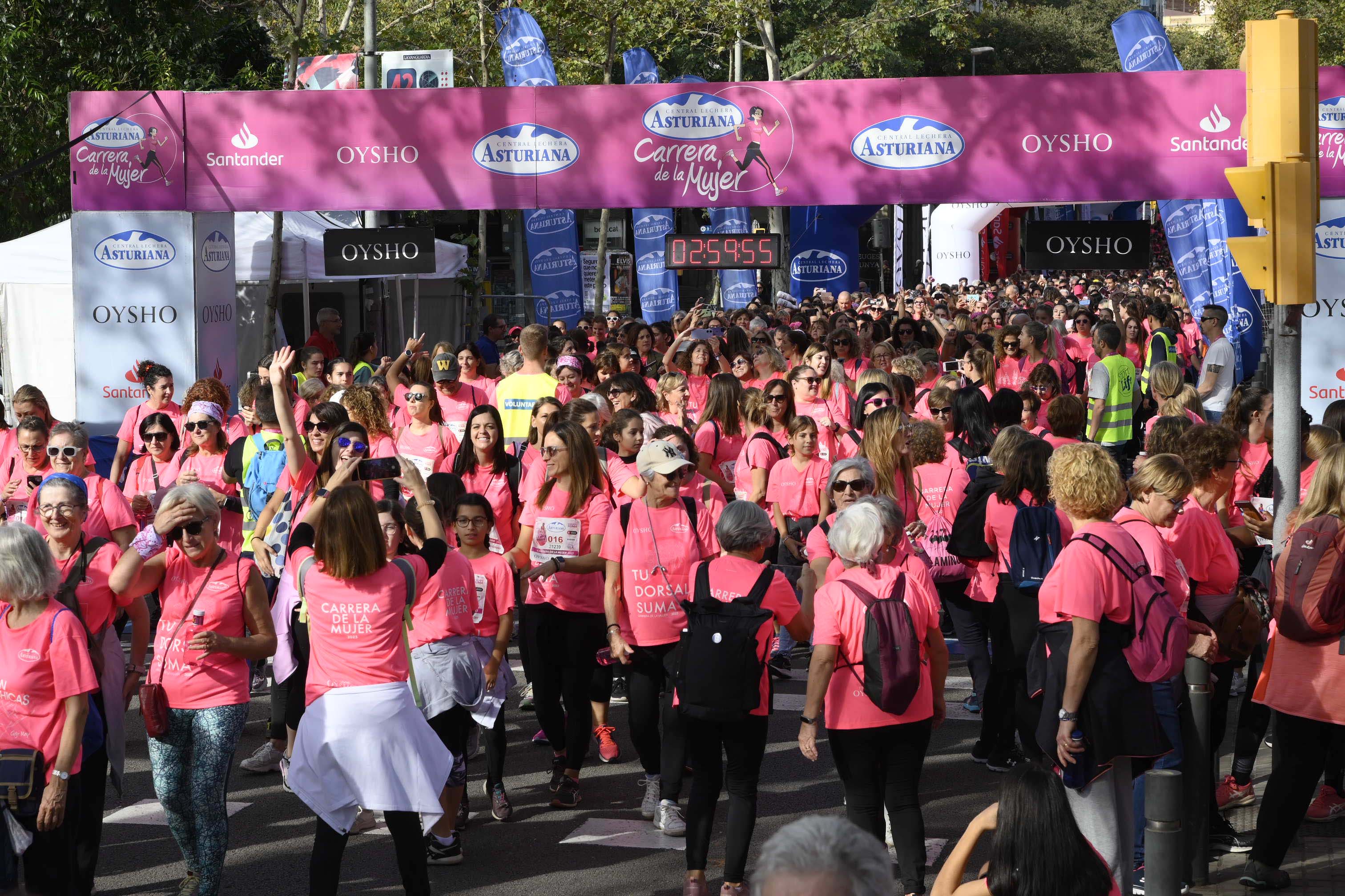 Las mejores fotos de la Carrera de la Mujer de Barcelona 2023. 8299