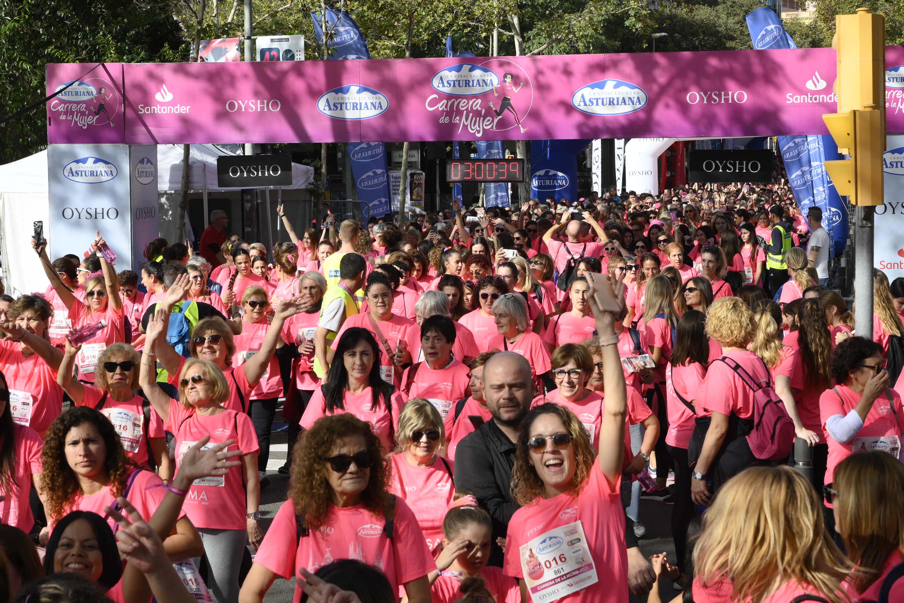Las mejores fotos de la Carrera de la Mujer de Barcelona 2023. 8321