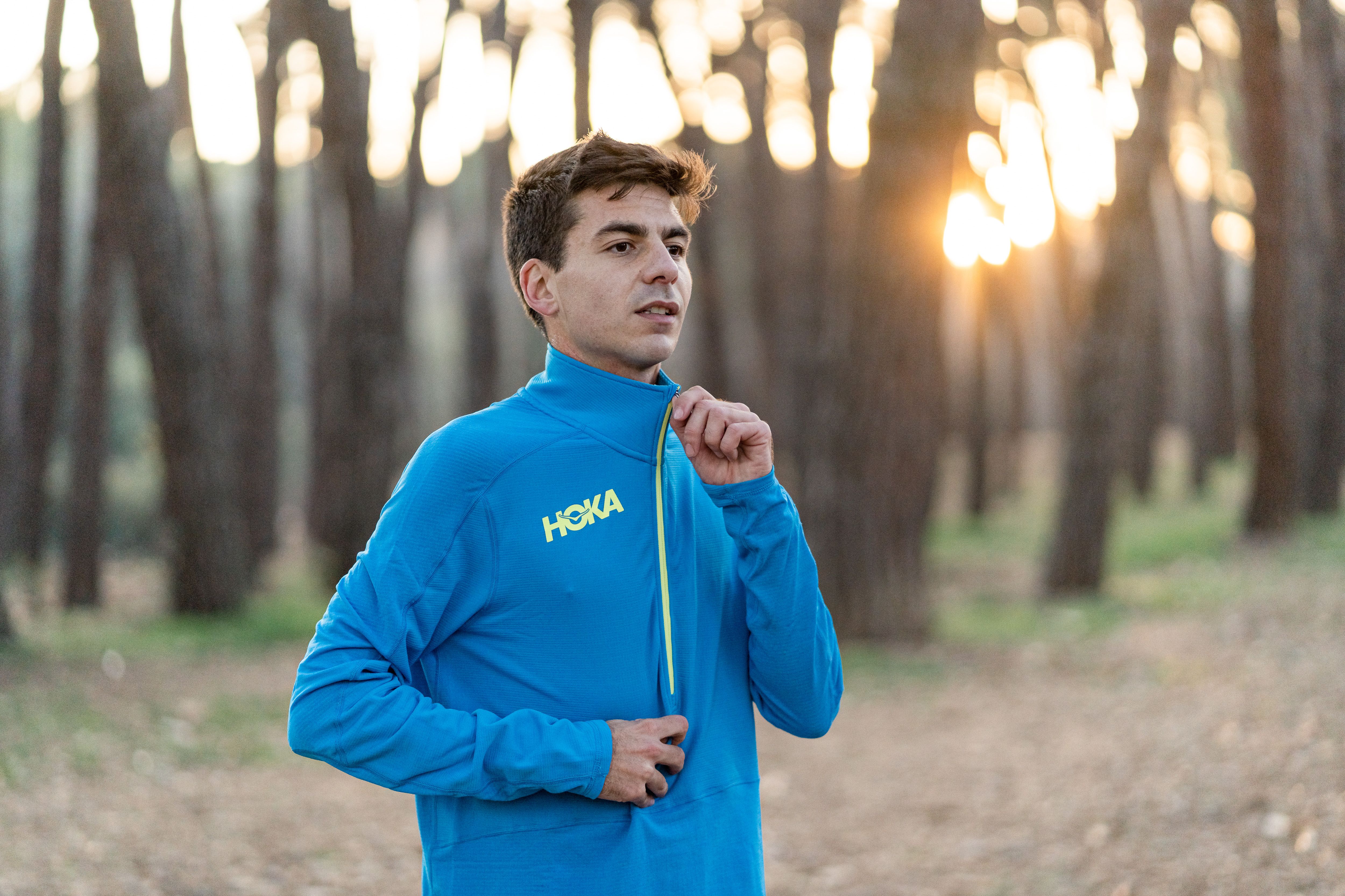 Yago Rojo abrigándose tras uno de sus entrenamientos en la Casa de Campo de Madrid, muy cerca de su barrio, Aluche. SPORTMEDIA Yago Rojo abrigándose tras uno de sus entrenamientos en la Casa de Campo de Madrid, muy cerca de su barrio, Aluche. SPORTMEDIA