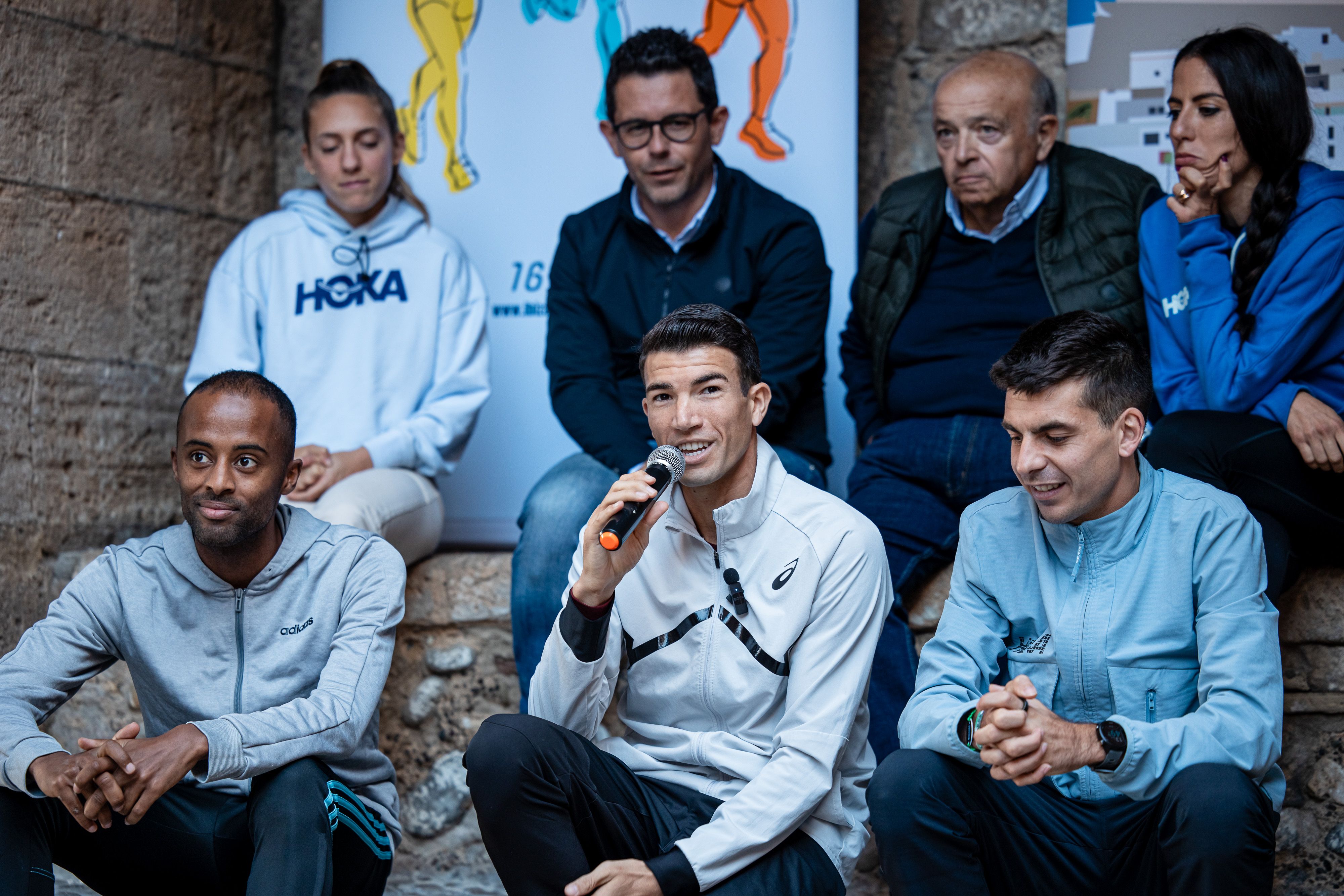 Los atletas de élite durante la presentación en la Cursa Patrimoni de Ibiza que se celebra este sábado. LAST LAP.