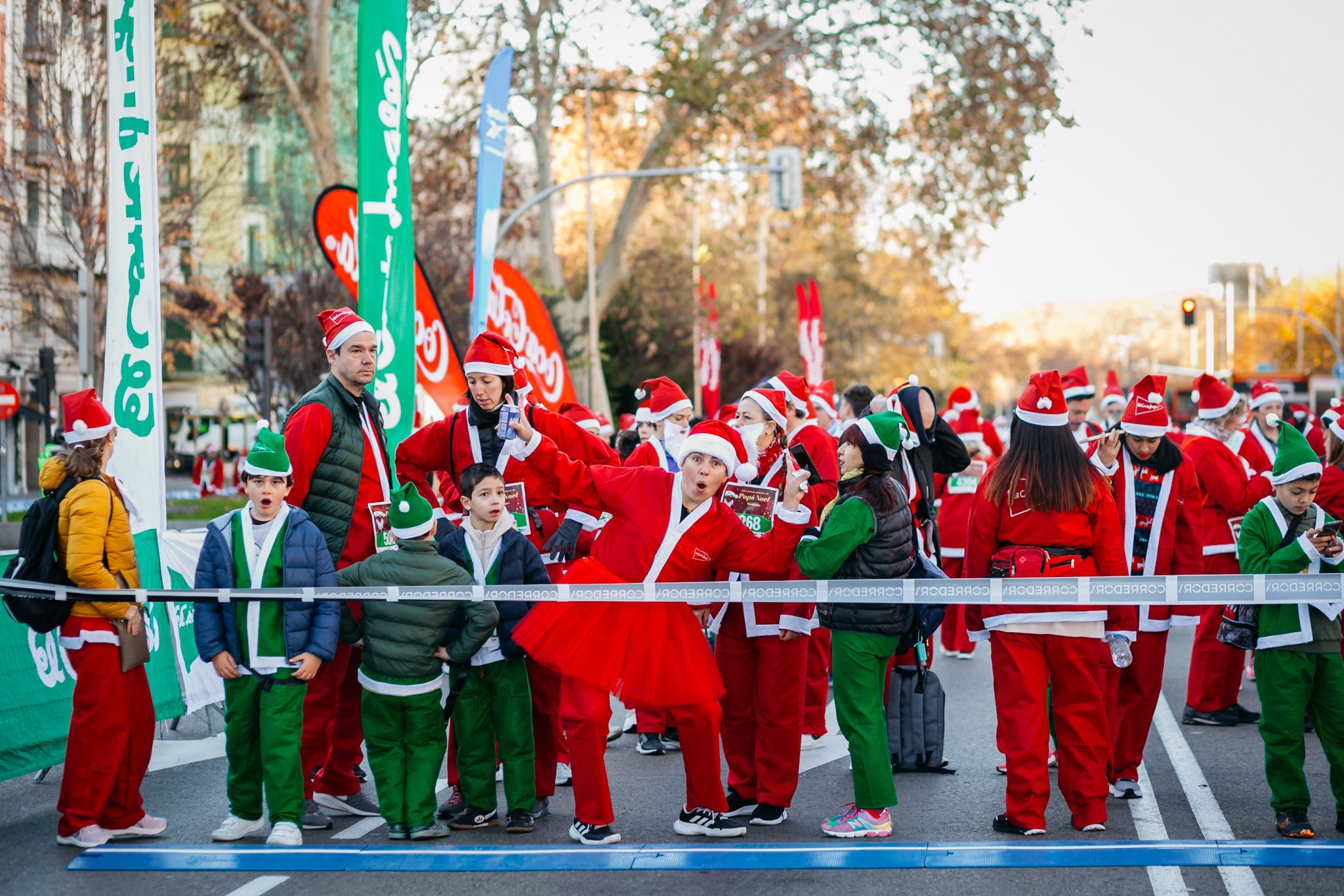 Las 50 mejores fotos de la Carrera de Papá Noel El Corte Inglés 2023. 1