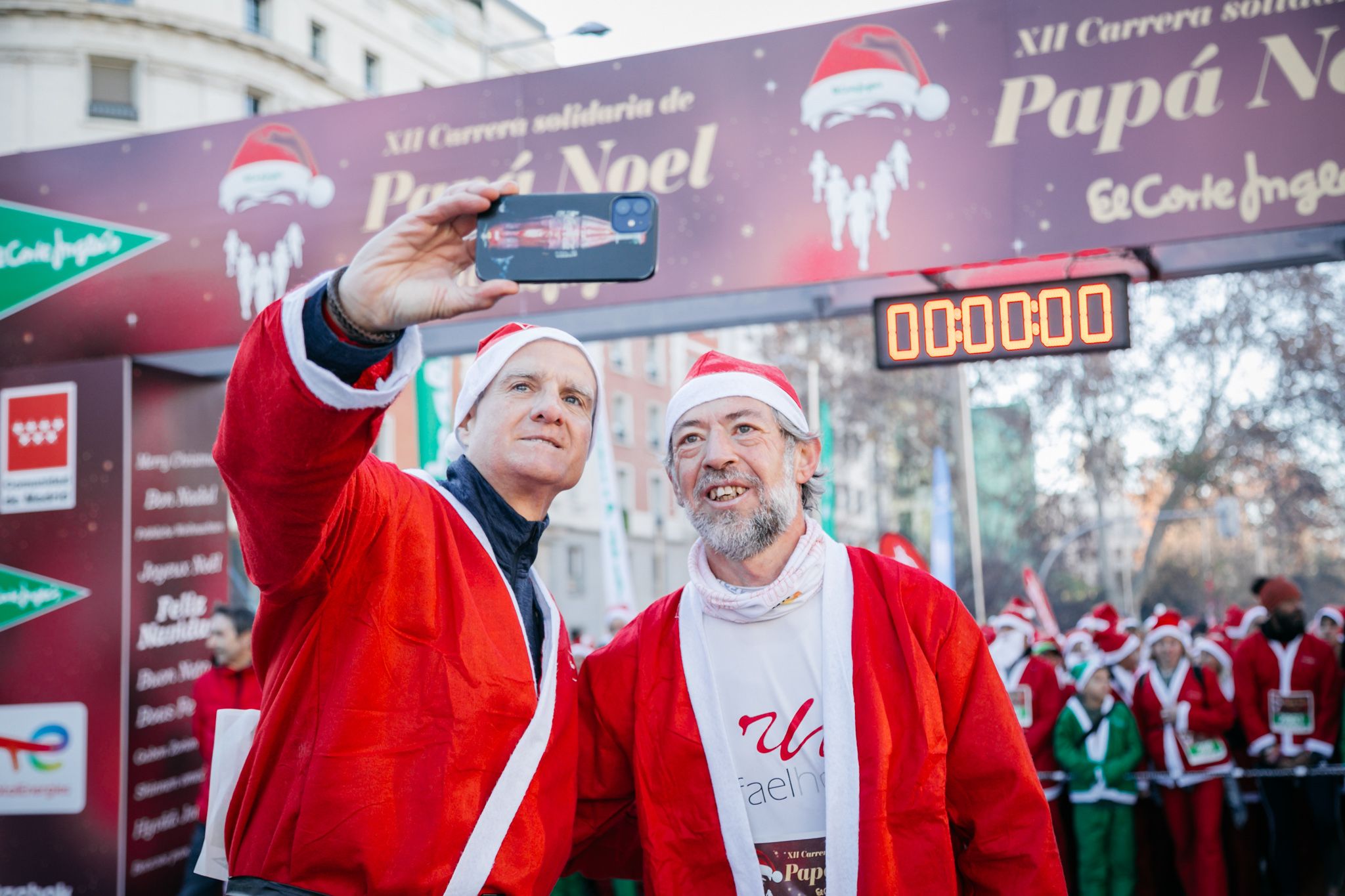 Las 50 mejores fotos de la Carrera de Papá Noel El Corte Inglés 2023. 4