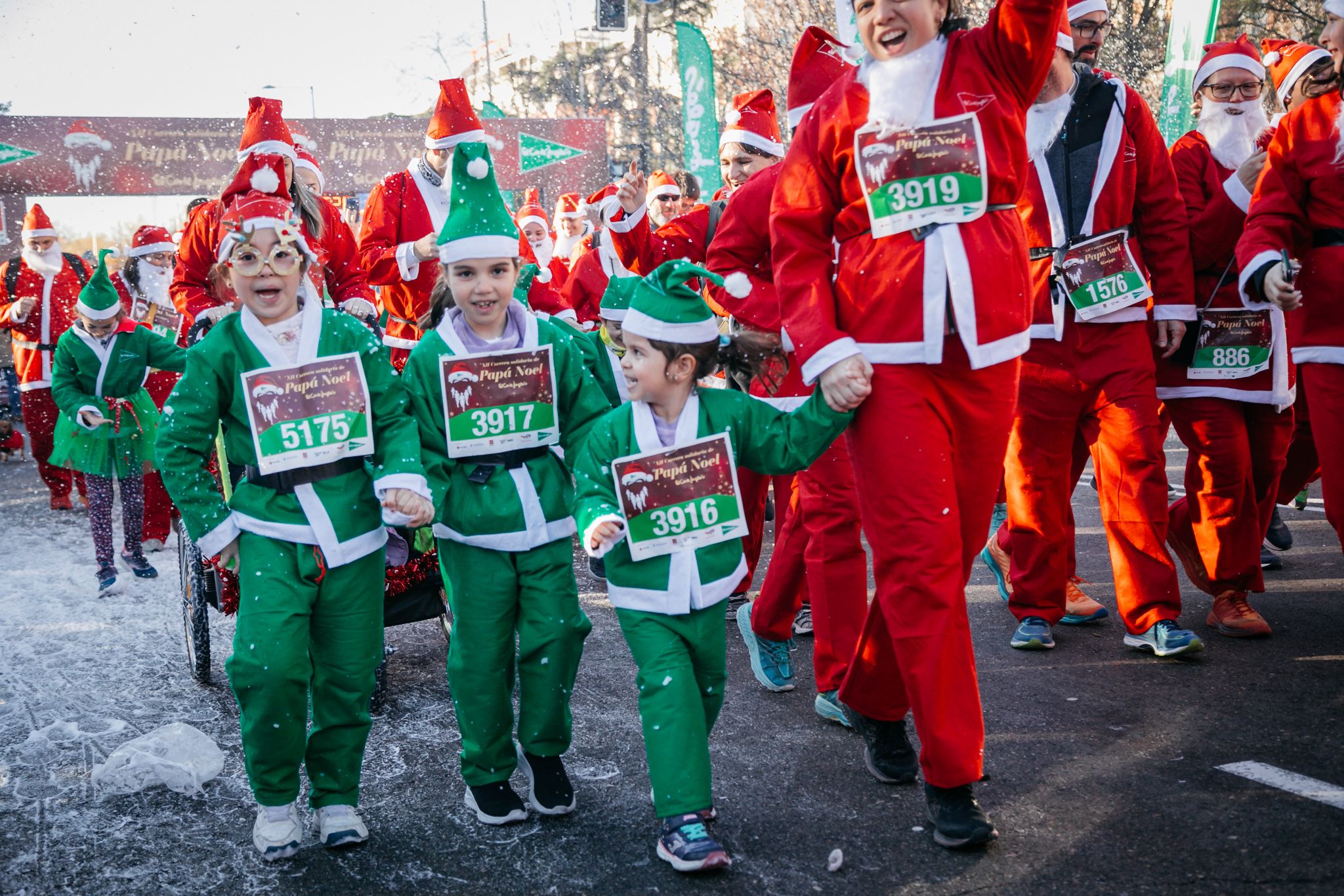 Las 50 mejores fotos de la Carrera de Papá Noel El Corte Inglés 2023. 16