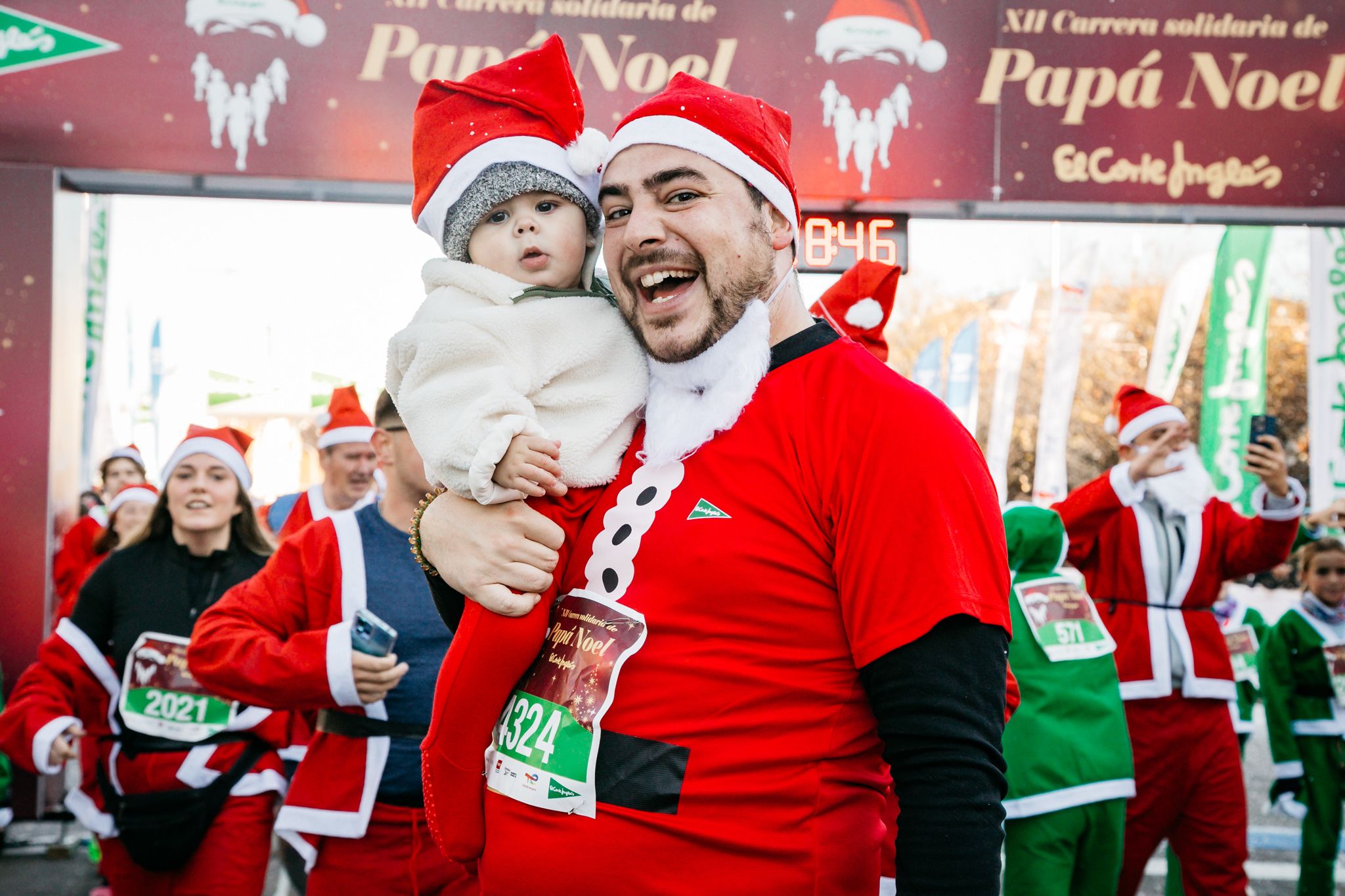 Las 50 mejores fotos de la Carrera de Papá Noel El Corte Inglés 2023. 40