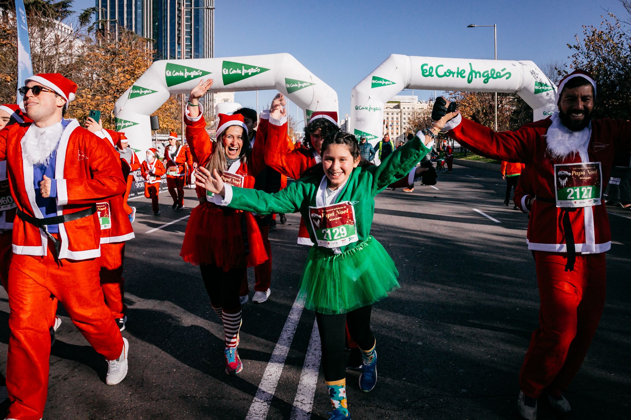 Las 50 mejores fotos de la Carrera de Papá Noel El Corte Inglés 2023. 42