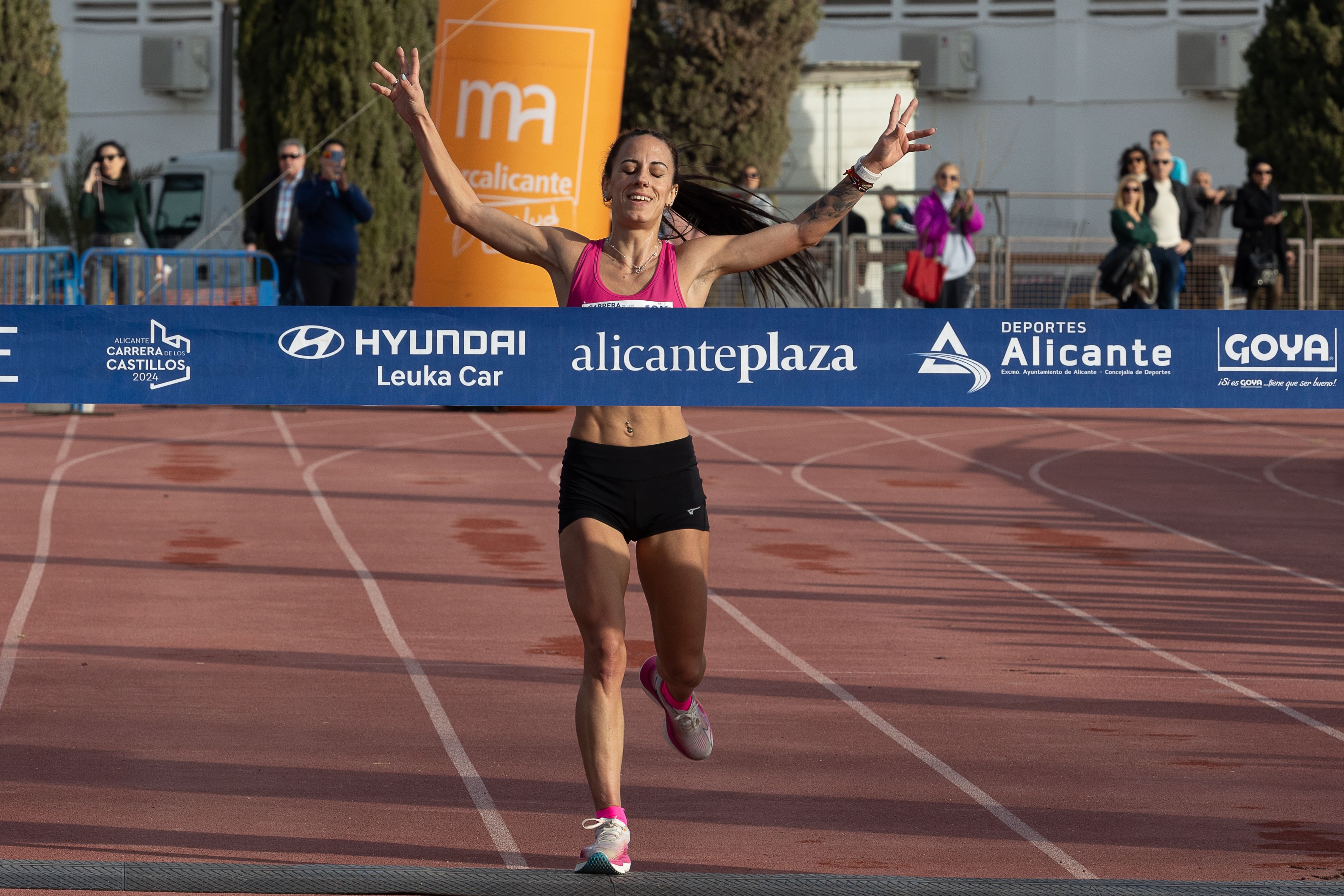 Yésica Más repitiendo victoria en el 10K con récord de la prueba incluido (37:46). RAFAEL MOLINA / PEPE OLIVARES Yésica Más repitiendo victoria en el 10K con récord de la prueba incluido (37:46). RAFAEL MOLINA / PEPE OLIVARES